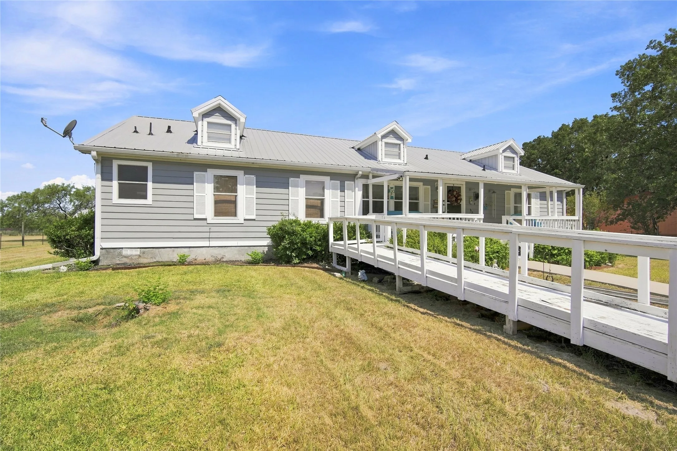 Manufactured Home For Sale in Kaufman County , 5177 Timarron Drive, Scurry, Texas 75158, 3 Bedroom, 2 Bathroom, 2 Garage spaces, 1,984 Sqft, built in 2002, mls#21348216, Real Estate Agent in Scurry, Homes For Sale in Kaufman county, Homes For Sale in Scurry, Realtor in Scurry Texas, Real Estate Brokerage Independent Realty Texas, Luminita Cordes Realtor