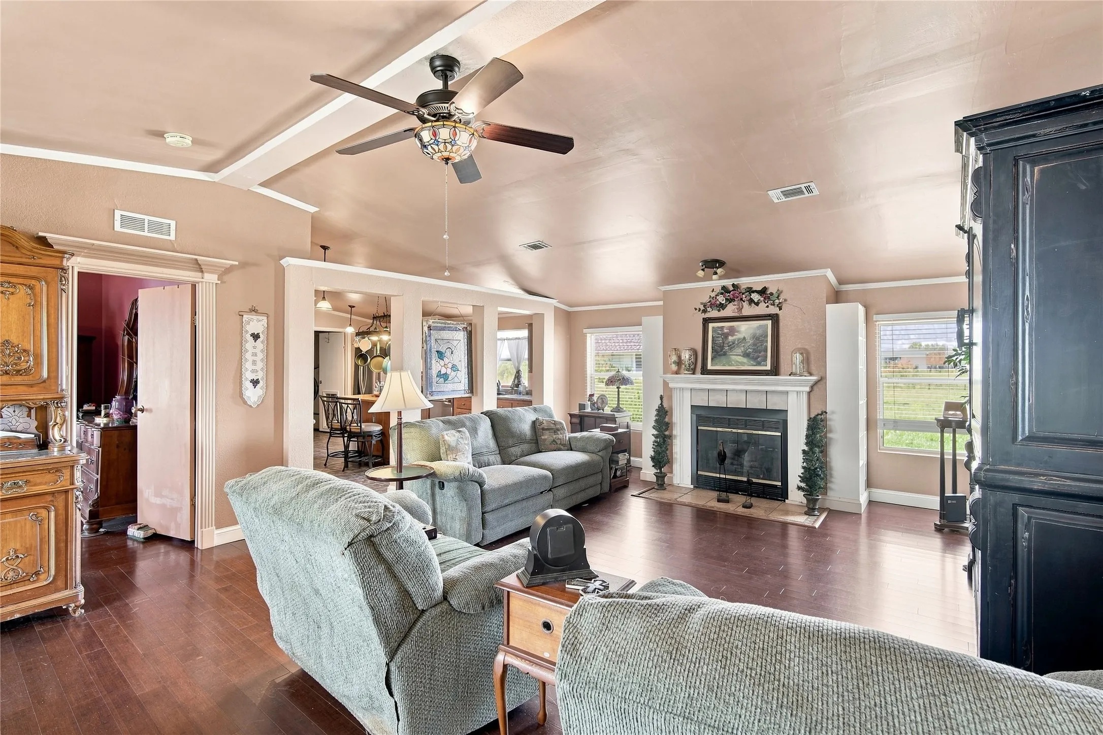 Manufactured Home For Sale in Kaufman County , 5177 Timarron Drive, Scurry, Texas 75158, 3 Bedroom, 2 Bathroom, 2 Garage spaces, 1,984 Sqft, built in 2002, mls#21348216, Real Estate Agent in Scurry, Homes For Sale in Kaufman county, Homes For Sale in Scurry, Realtor in Scurry Texas, Real Estate Brokerage Independent Realty Texas, Luminita Cordes Realtor