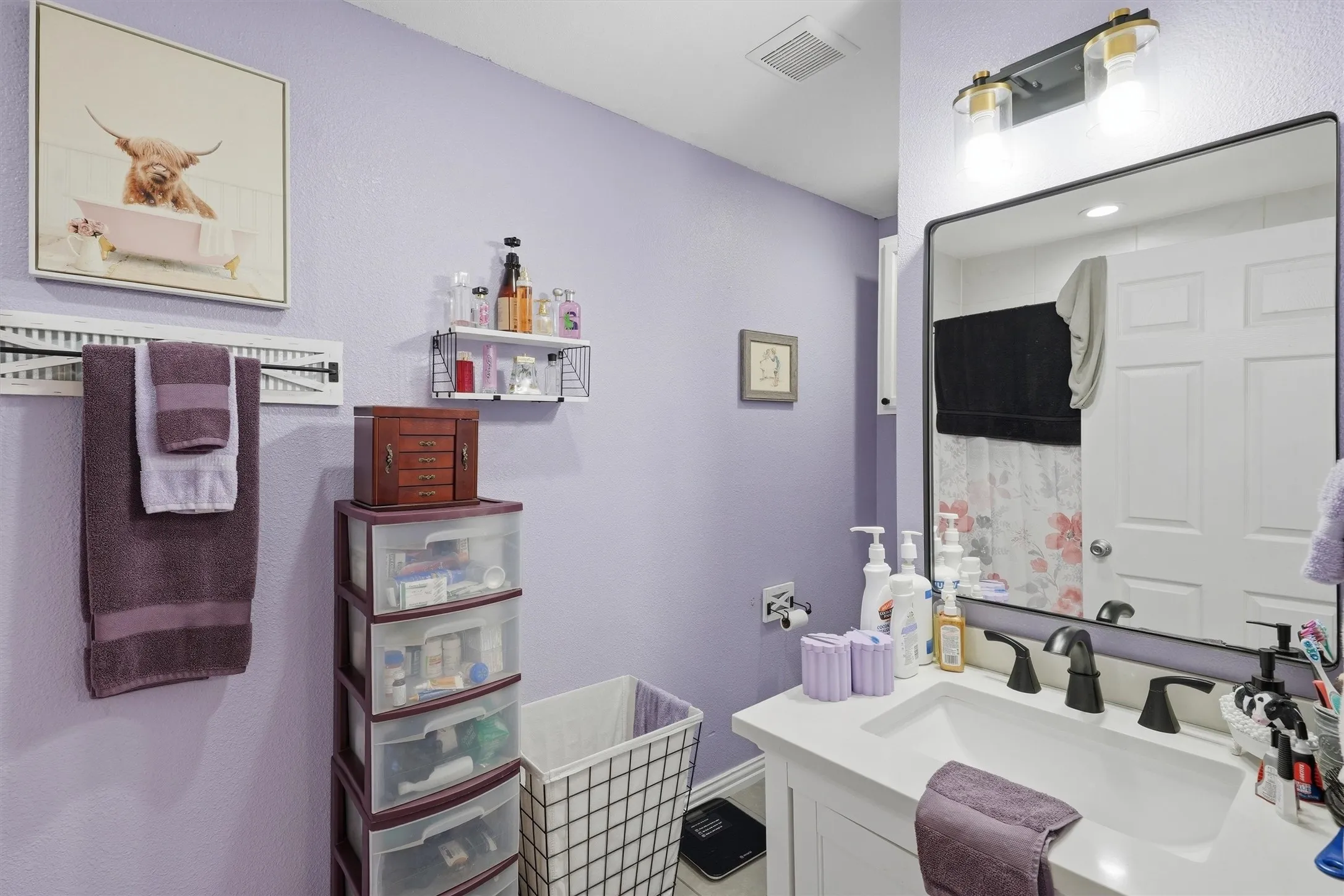 Single Family Residence For Sale in Parker County , 201 Spring Valley Circle, Azle, Texas 76020, 2 Bedroom, 2 Bathroom, 1 Garage spaces, 1,006 Sqft, built in 2021, mls#21348219, Real Estate Agent in Azle, Homes For Sale in Parker county, Homes For Sale in Azle, Realtor in Azle Texas, Real Estate Brokerage Independent Realty Texas, Luminita Cordes Realtor