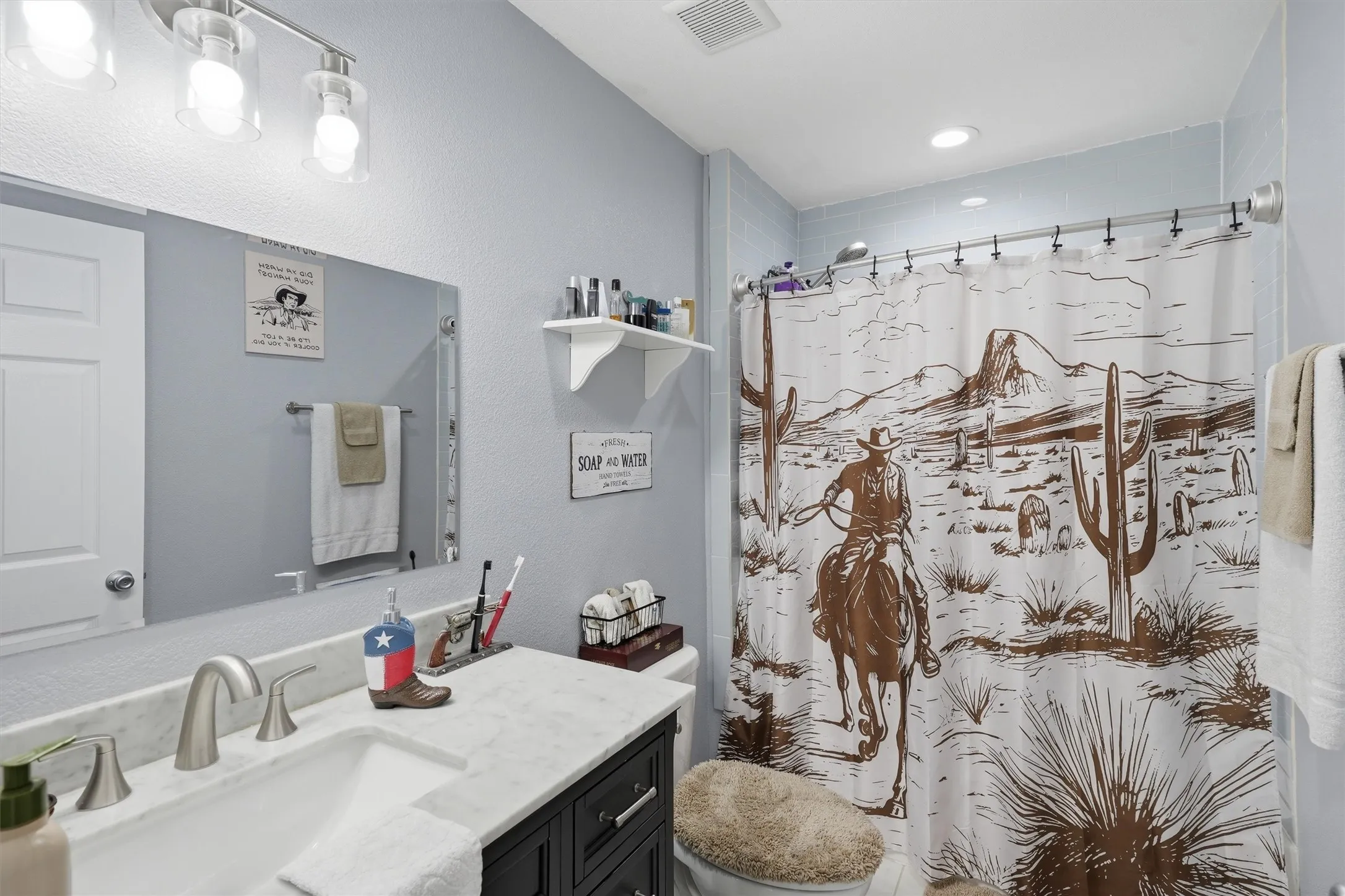 Single Family Residence For Sale in Parker County , 201 Spring Valley Circle, Azle, Texas 76020, 2 Bedroom, 2 Bathroom, 1 Garage spaces, 1,006 Sqft, built in 2021, mls#21348219, Real Estate Agent in Azle, Homes For Sale in Parker county, Homes For Sale in Azle, Realtor in Azle Texas, Real Estate Brokerage Independent Realty Texas, Luminita Cordes Realtor