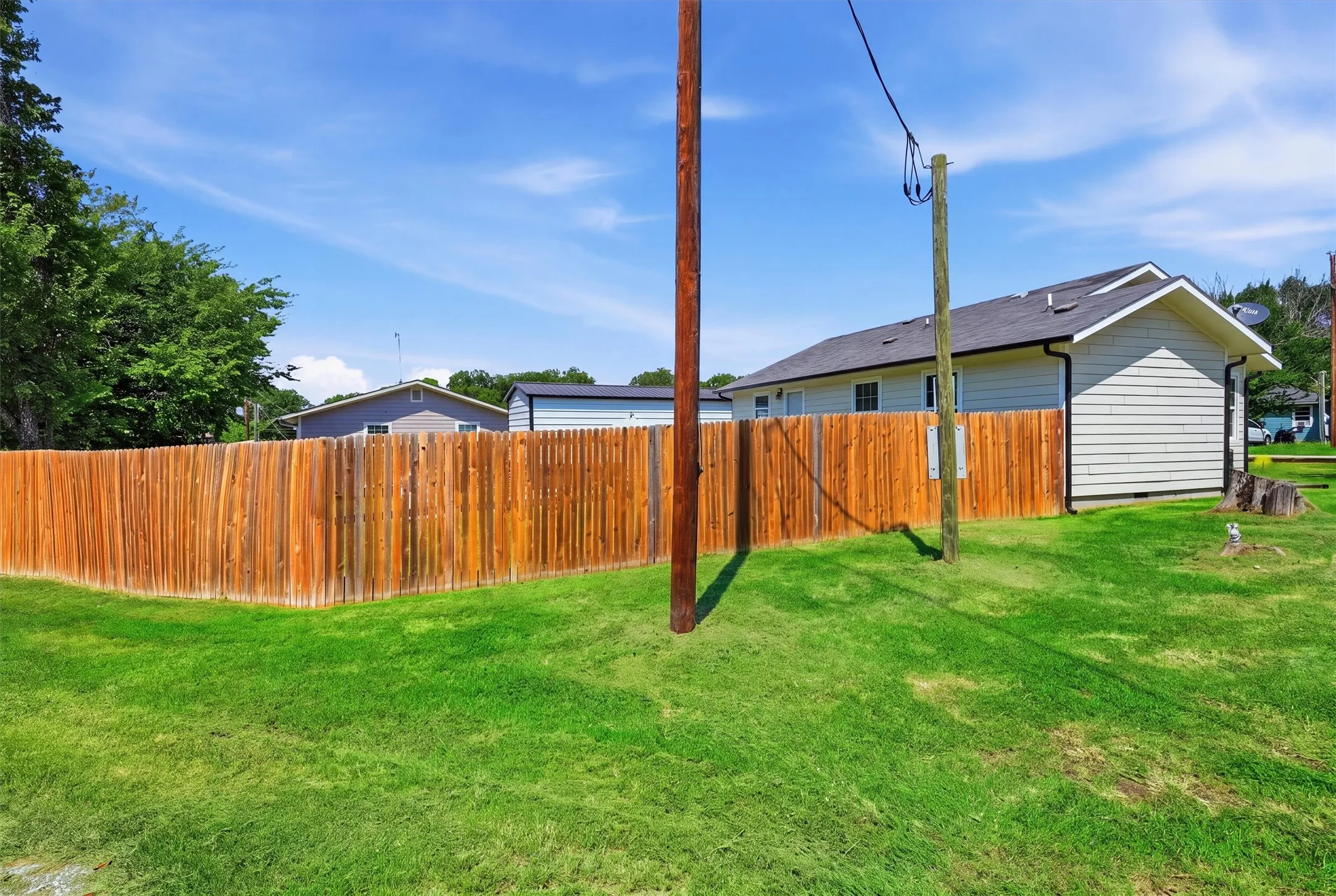 Single Family Residence For Sale in Parker County , 201 Spring Valley Circle, Azle, Texas 76020, 2 Bedroom, 2 Bathroom, 1 Garage spaces, 1,006 Sqft, built in 2021, mls#21348219, Real Estate Agent in Azle, Homes For Sale in Parker county, Homes For Sale in Azle, Realtor in Azle Texas, Real Estate Brokerage Independent Realty Texas, Luminita Cordes Realtor