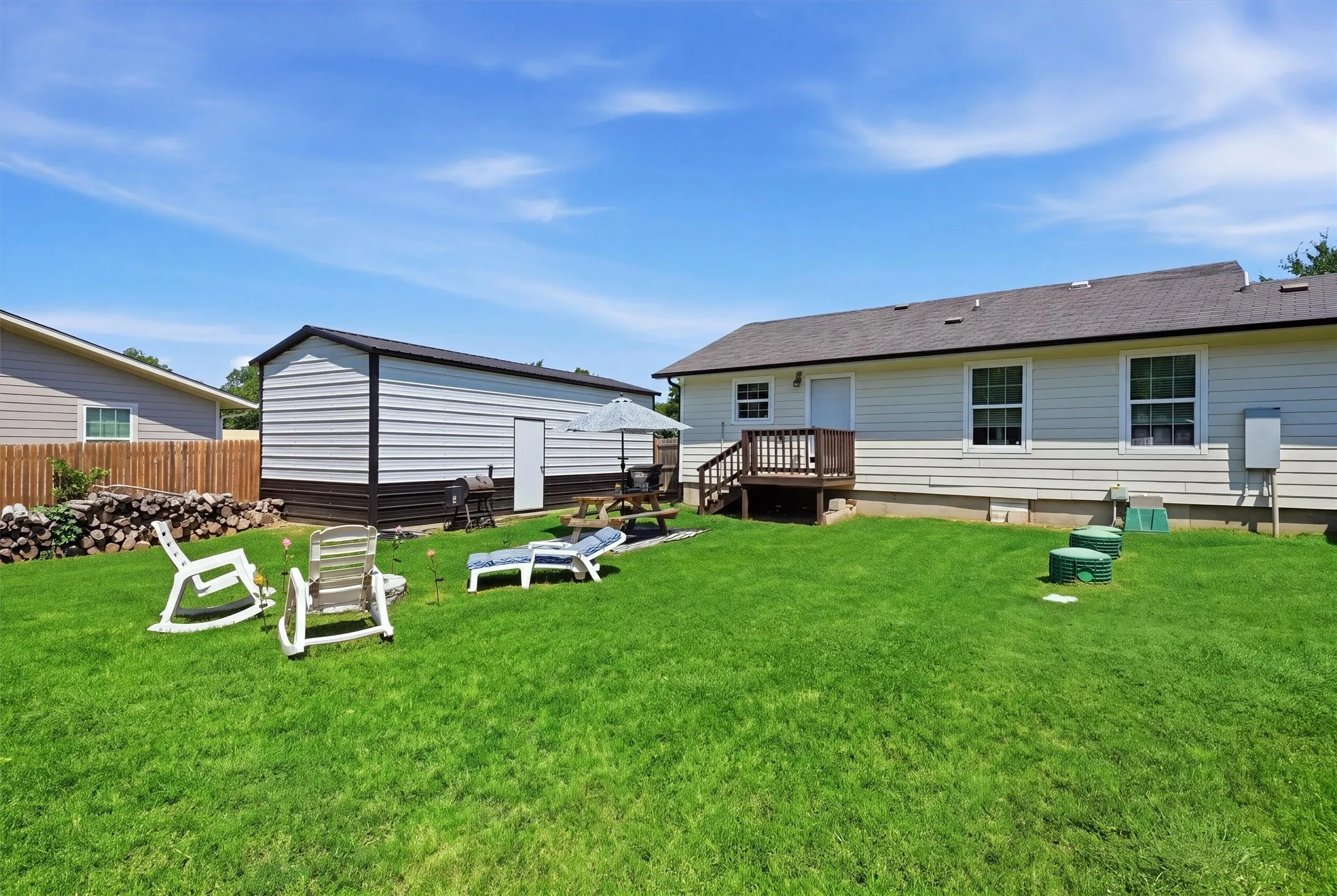 Single Family Residence For Sale in Parker County , 201 Spring Valley Circle, Azle, Texas 76020, 2 Bedroom, 2 Bathroom, 1 Garage spaces, 1,006 Sqft, built in 2021, mls#21348219, Real Estate Agent in Azle, Homes For Sale in Parker county, Homes For Sale in Azle, Realtor in Azle Texas, Real Estate Brokerage Independent Realty Texas, Luminita Cordes Realtor