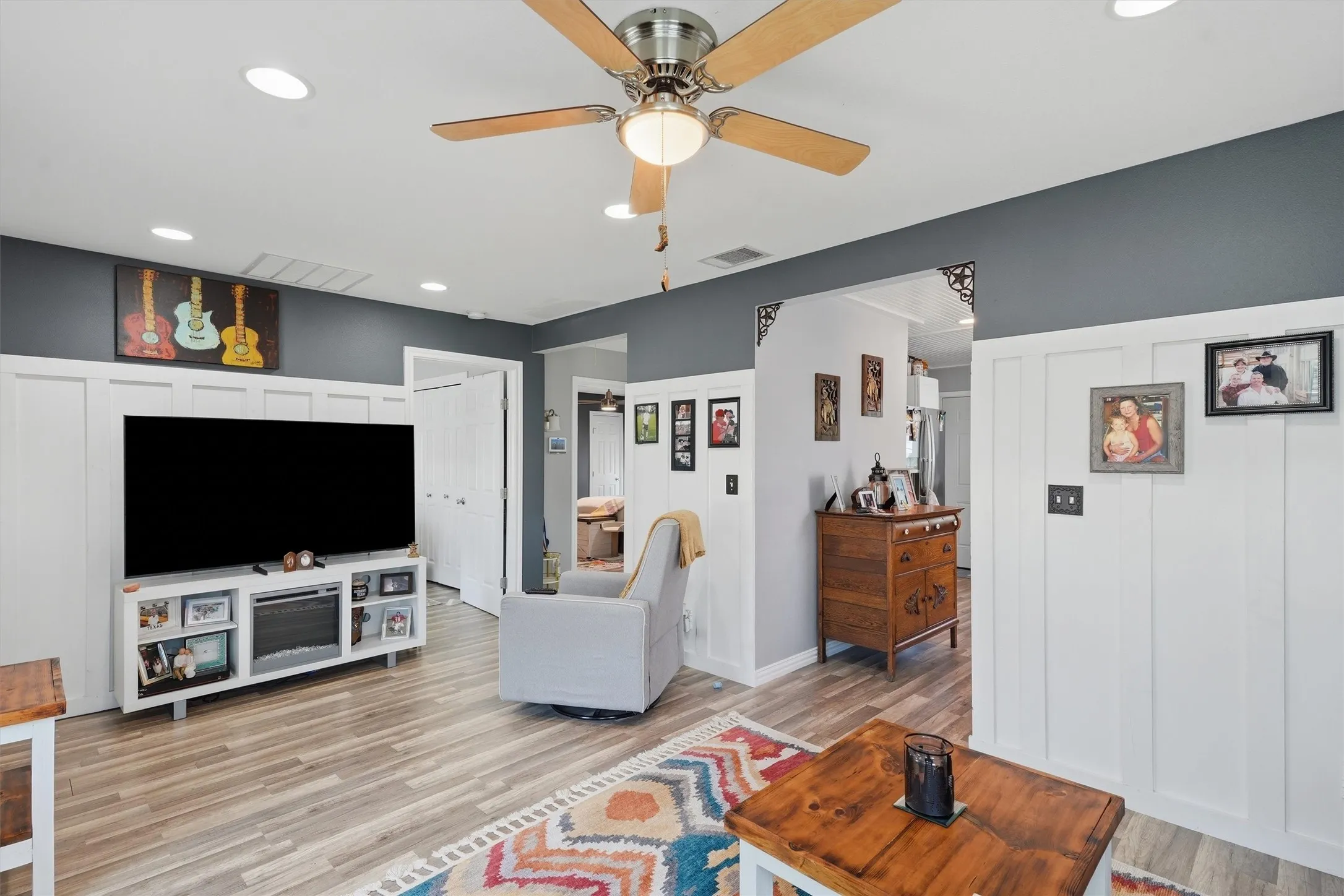 Single Family Residence For Sale in Parker County , 201 Spring Valley Circle, Azle, Texas 76020, 2 Bedroom, 2 Bathroom, 1 Garage spaces, 1,006 Sqft, built in 2021, mls#21348219, Real Estate Agent in Azle, Homes For Sale in Parker county, Homes For Sale in Azle, Realtor in Azle Texas, Real Estate Brokerage Independent Realty Texas, Luminita Cordes Realtor