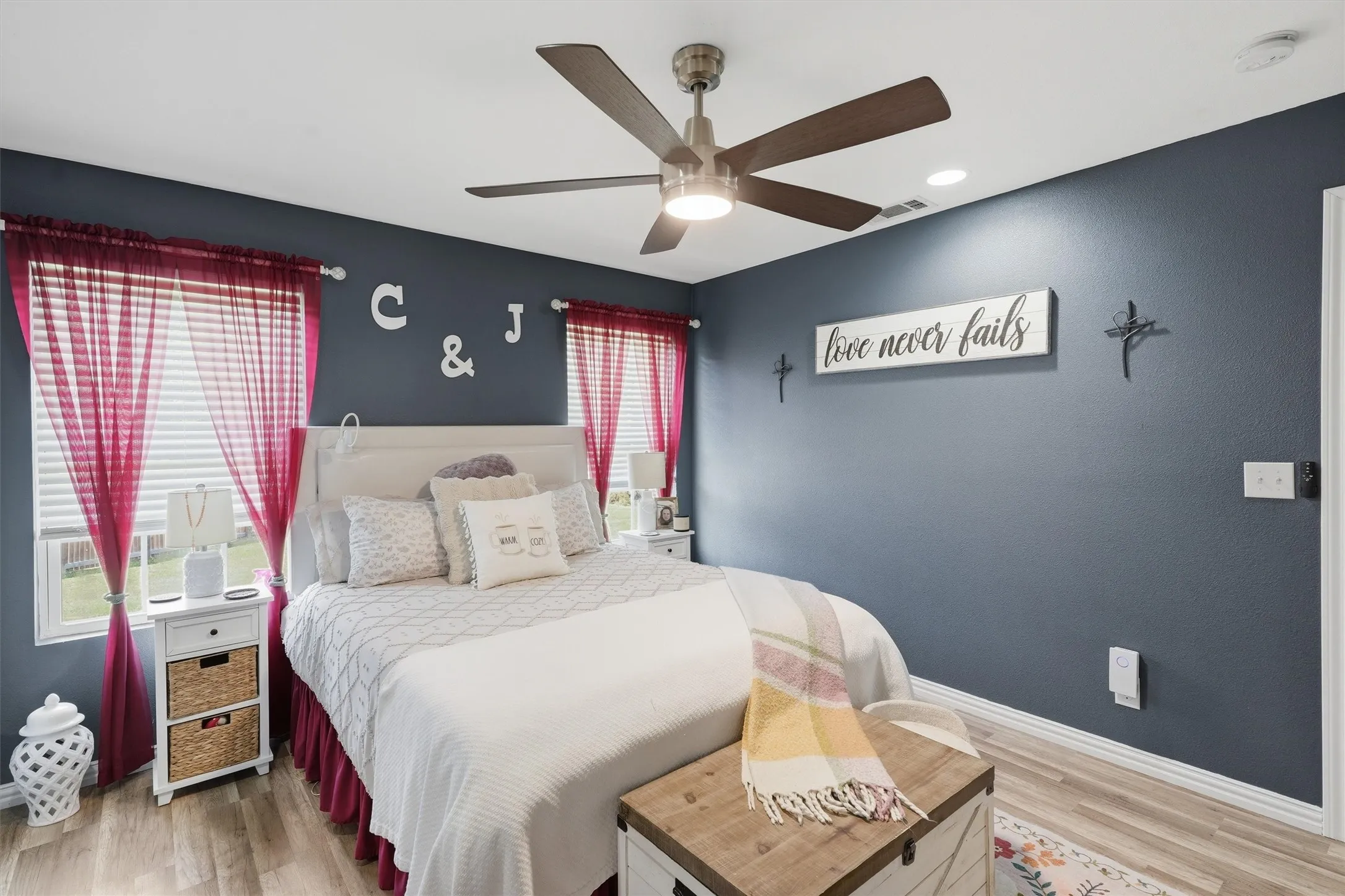 Single Family Residence For Sale in Parker County , 201 Spring Valley Circle, Azle, Texas 76020, 2 Bedroom, 2 Bathroom, 1 Garage spaces, 1,006 Sqft, built in 2021, mls#21348219, Real Estate Agent in Azle, Homes For Sale in Parker county, Homes For Sale in Azle, Realtor in Azle Texas, Real Estate Brokerage Independent Realty Texas, Luminita Cordes Realtor