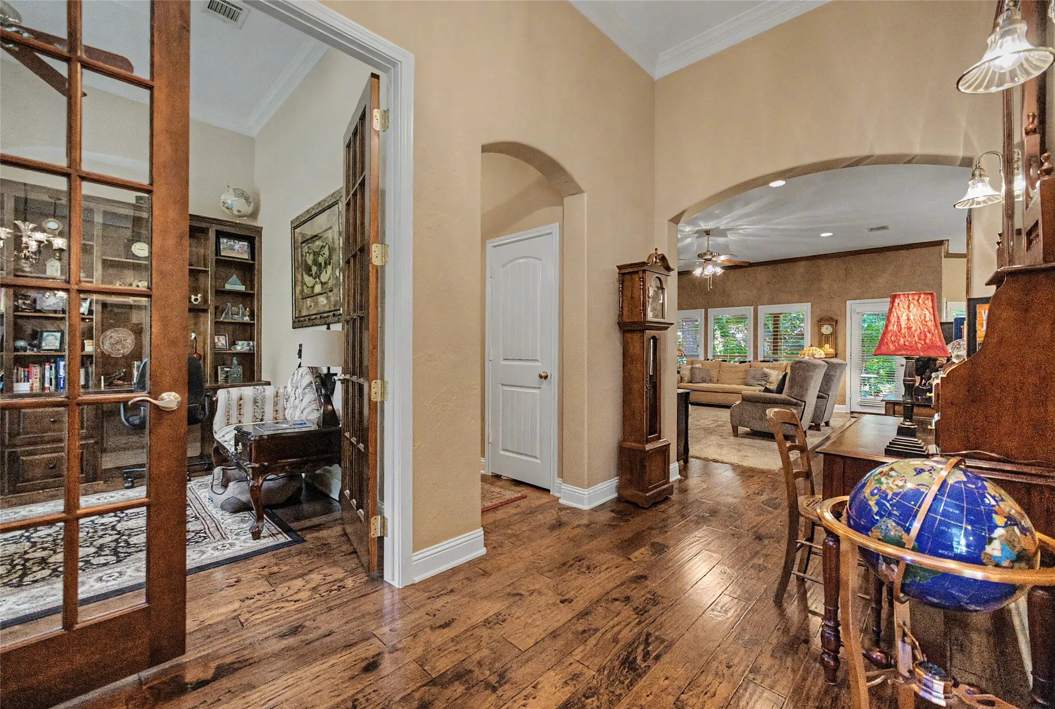 Single Family Residence For Sale in Parker County , 127 Cedar Bluff Court, Aledo, Texas 76008, 3 Bedrooms, 4 Bathrooms, 5 Garage spaces, 3,420 Sqft, built in 2011, Price $945,000, mls#21348151, Real Estate Agent in Aledo, Homes For Sale in Parker county, Homes For Sale in Aledo, Realtor in Aledo Texas, Real Estate Brokerage Independent Realty Texas, Luminita Cordes Realtor