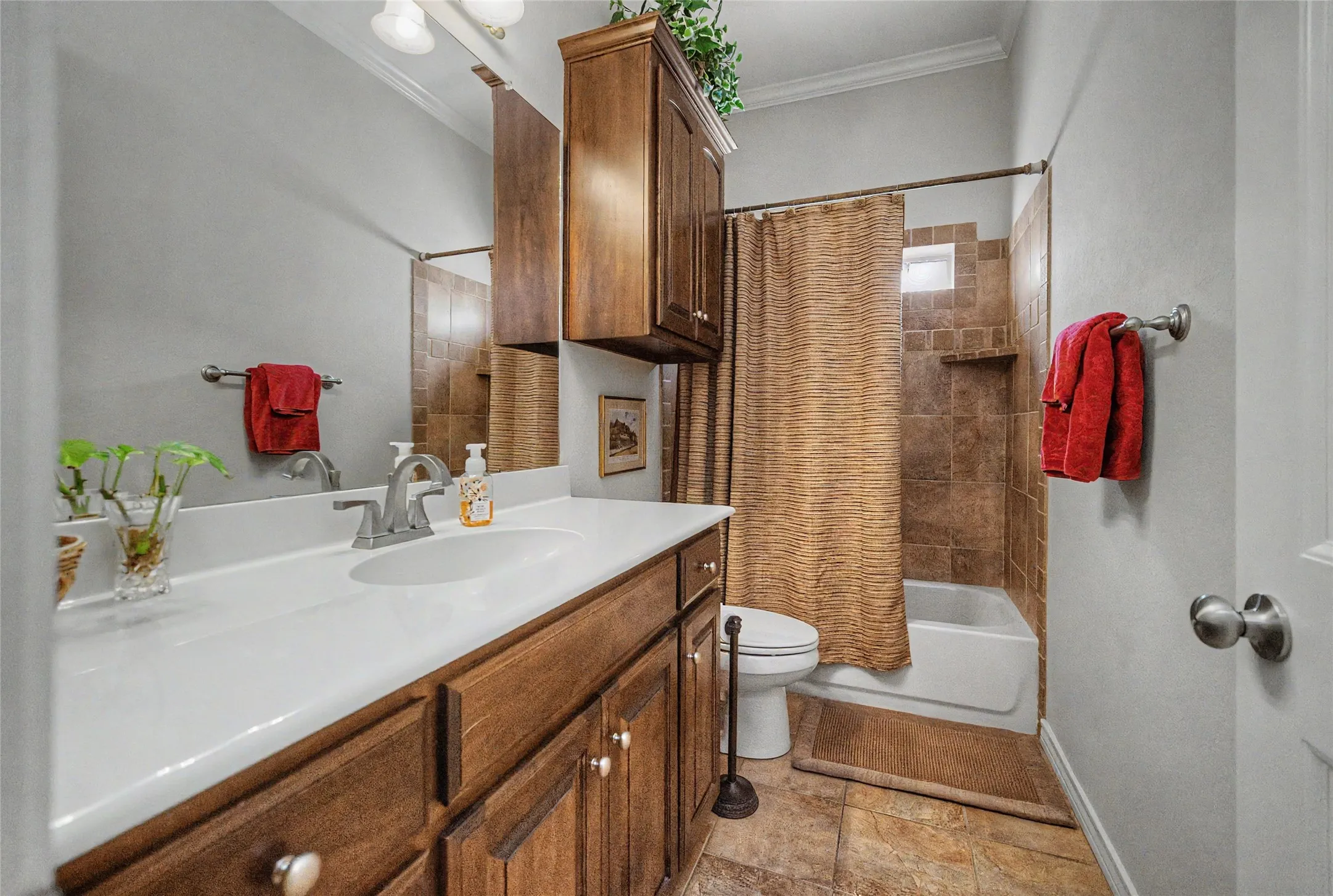 Single Family Residence For Sale in Parker County , 127 Cedar Bluff Court, Aledo, Texas 76008, 3 Bedrooms, 4 Bathrooms, 5 Garage spaces, 3,420 Sqft, built in 2011, Price $945,000, mls#21348151, Real Estate Agent in Aledo, Homes For Sale in Parker county, Homes For Sale in Aledo, Realtor in Aledo Texas, Real Estate Brokerage Independent Realty Texas, Luminita Cordes Realtor