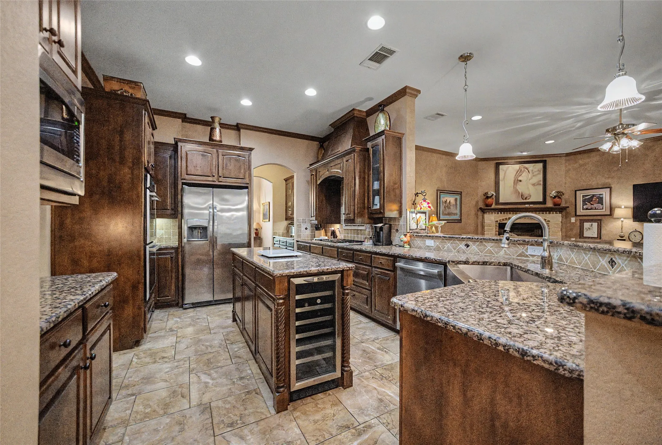 Single Family Residence For Sale in Parker County , 127 Cedar Bluff Court, Aledo, Texas 76008, 3 Bedrooms, 4 Bathrooms, 5 Garage spaces, 3,420 Sqft, built in 2011, Price $945,000, mls#21348151, Real Estate Agent in Aledo, Homes For Sale in Parker county, Homes For Sale in Aledo, Realtor in Aledo Texas, Real Estate Brokerage Independent Realty Texas, Luminita Cordes Realtor