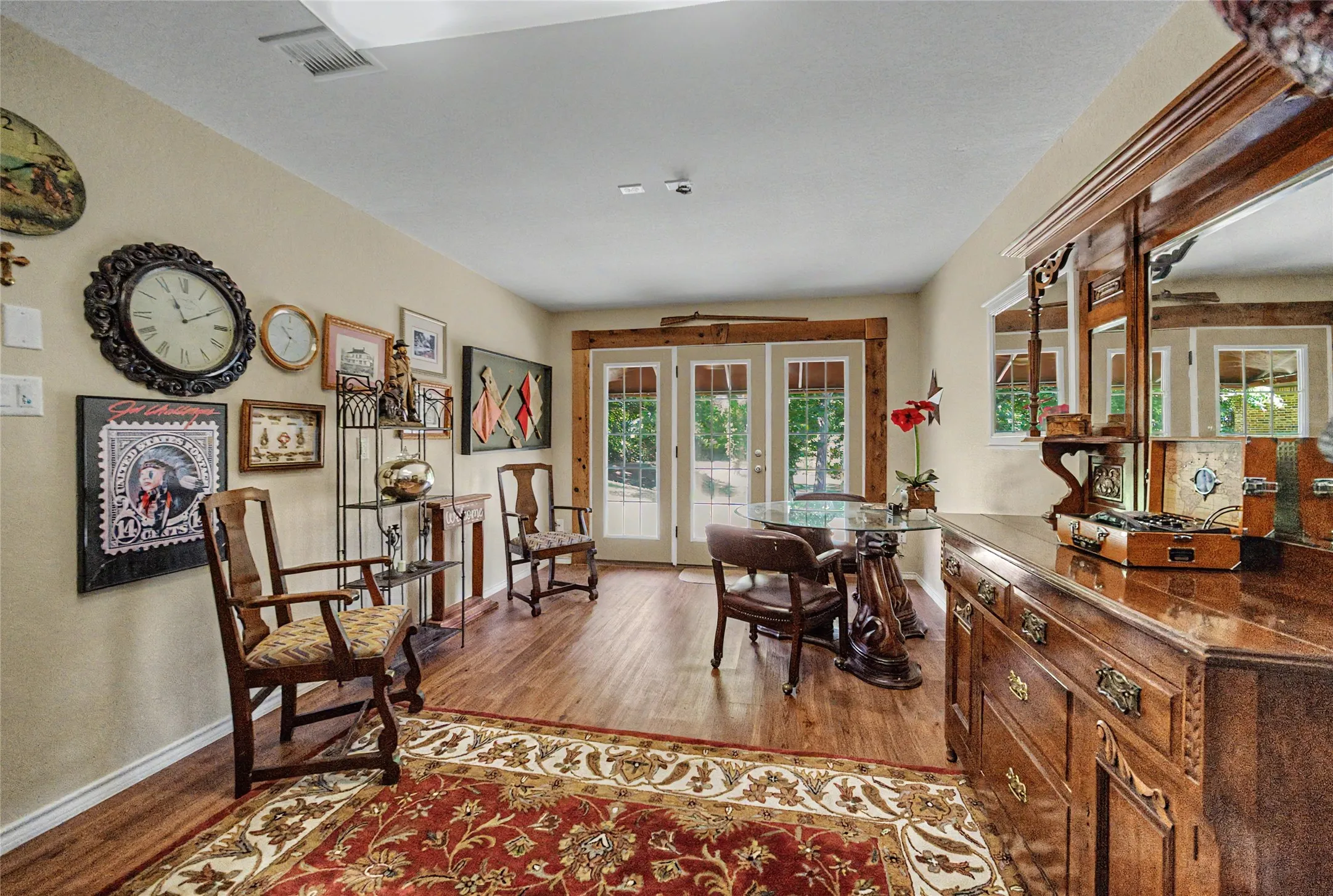 Guest House Dining and Office area