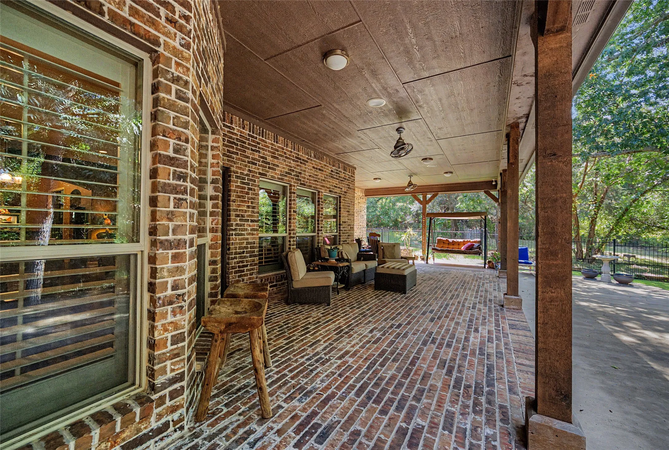 Single Family Residence For Sale in Parker County , 127 Cedar Bluff Court, Aledo, Texas 76008, 3 Bedrooms, 4 Bathrooms, 5 Garage spaces, 3,420 Sqft, built in 2011, Price $945,000, mls#21348151, Real Estate Agent in Aledo, Homes For Sale in Parker county, Homes For Sale in Aledo, Realtor in Aledo Texas, Real Estate Brokerage Independent Realty Texas, Luminita Cordes Realtor