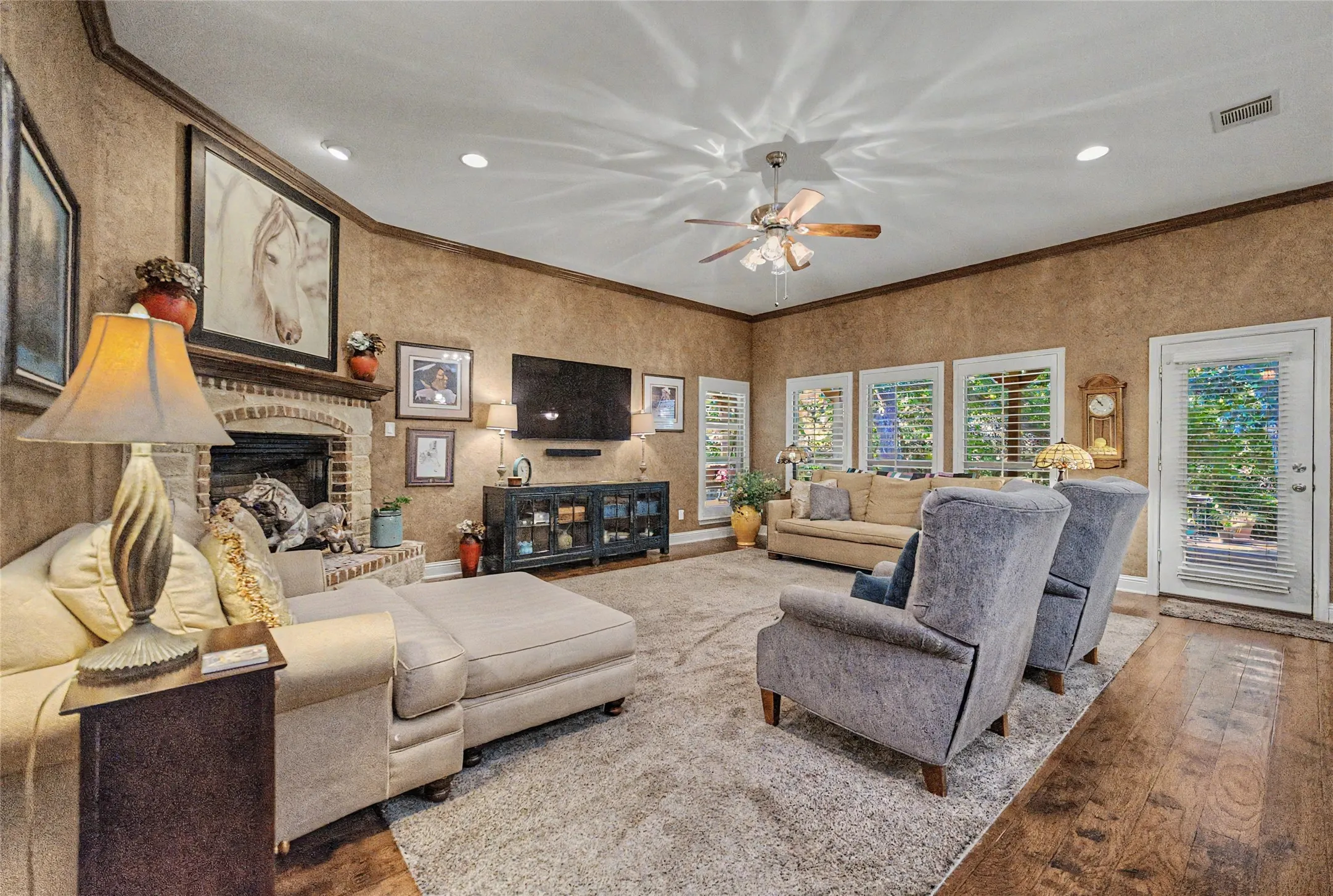 Single Family Residence For Sale in Parker County , 127 Cedar Bluff Court, Aledo, Texas 76008, 3 Bedrooms, 4 Bathrooms, 5 Garage spaces, 3,420 Sqft, built in 2011, Price $945,000, mls#21348151, Real Estate Agent in Aledo, Homes For Sale in Parker county, Homes For Sale in Aledo, Realtor in Aledo Texas, Real Estate Brokerage Independent Realty Texas, Luminita Cordes Realtor