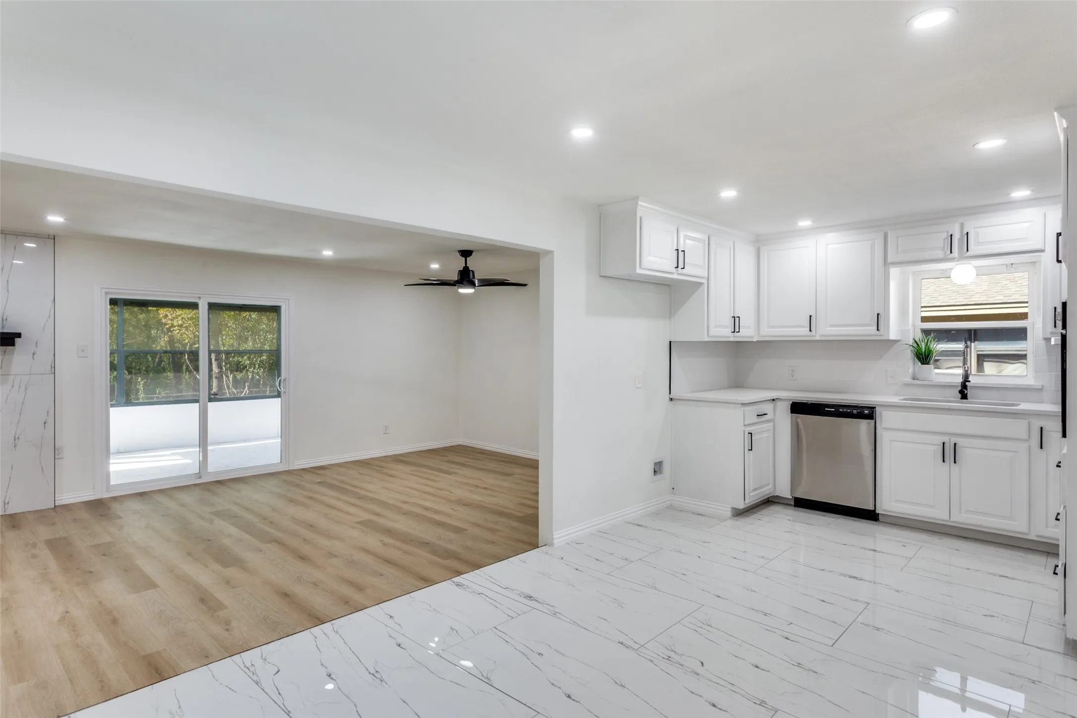 Single Family Residence For Sale in Tarrant County , 7012 Trimble Drive, Fort Worth, Texas 76134, 3 Bedrooms, 2 Bathrooms, 2 Garage spaces, 1,310 Sqft, built in 1966, Price $275,000, mls#21347137, Real Estate Agent in Fort Worth, Homes For Sale in Tarrant county, Homes For Sale in Fort Worth, Realtor in Fort Worth Texas, Real Estate Brokerage Independent Realty Texas, Luminita Cordes Realtor