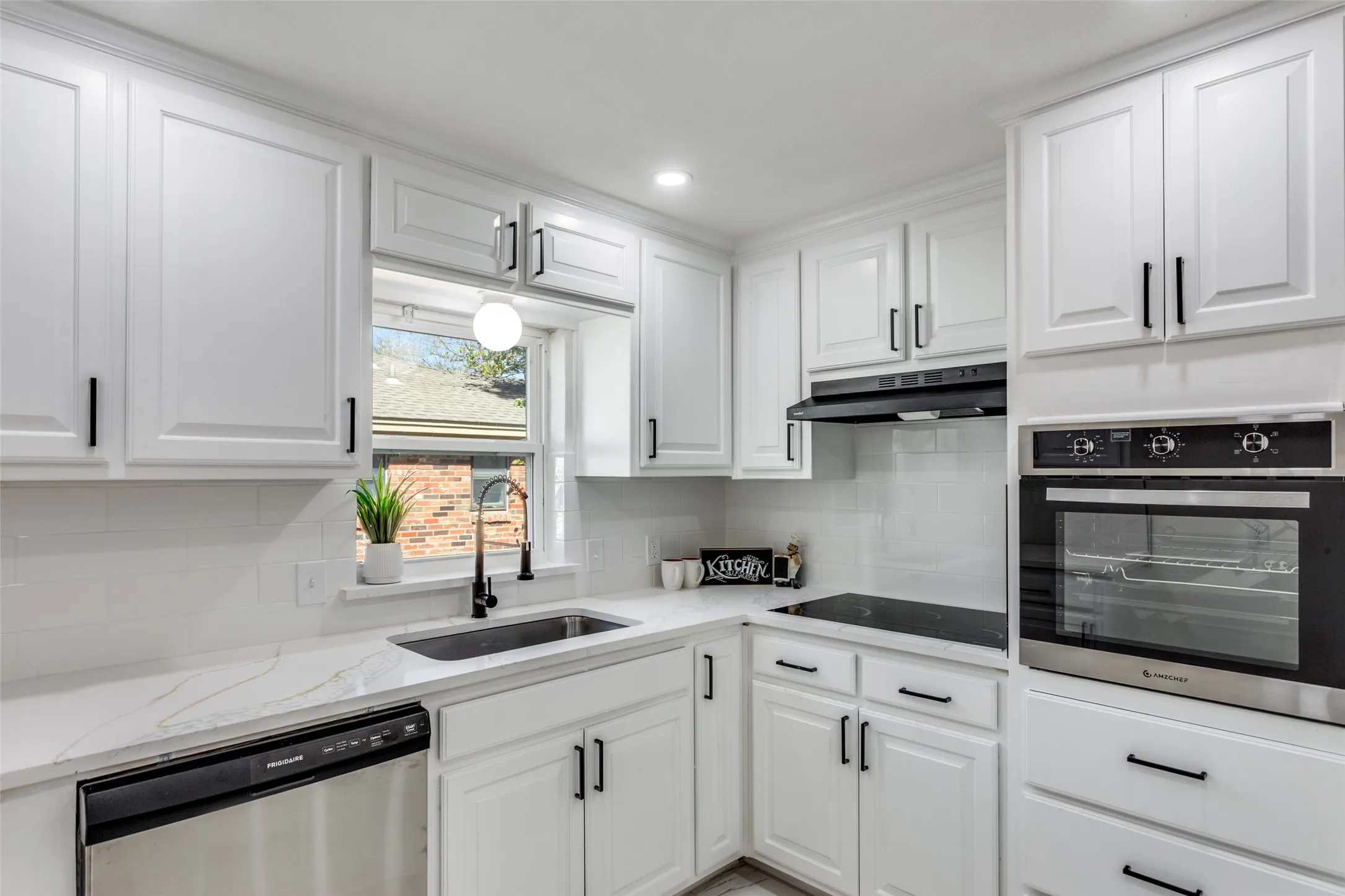 Single Family Residence For Sale in Tarrant County , 7012 Trimble Drive, Fort Worth, Texas 76134, 3 Bedrooms, 2 Bathrooms, 2 Garage spaces, 1,310 Sqft, built in 1966, Price $275,000, mls#21347137, Real Estate Agent in Fort Worth, Homes For Sale in Tarrant county, Homes For Sale in Fort Worth, Realtor in Fort Worth Texas, Real Estate Brokerage Independent Realty Texas, Luminita Cordes Realtor