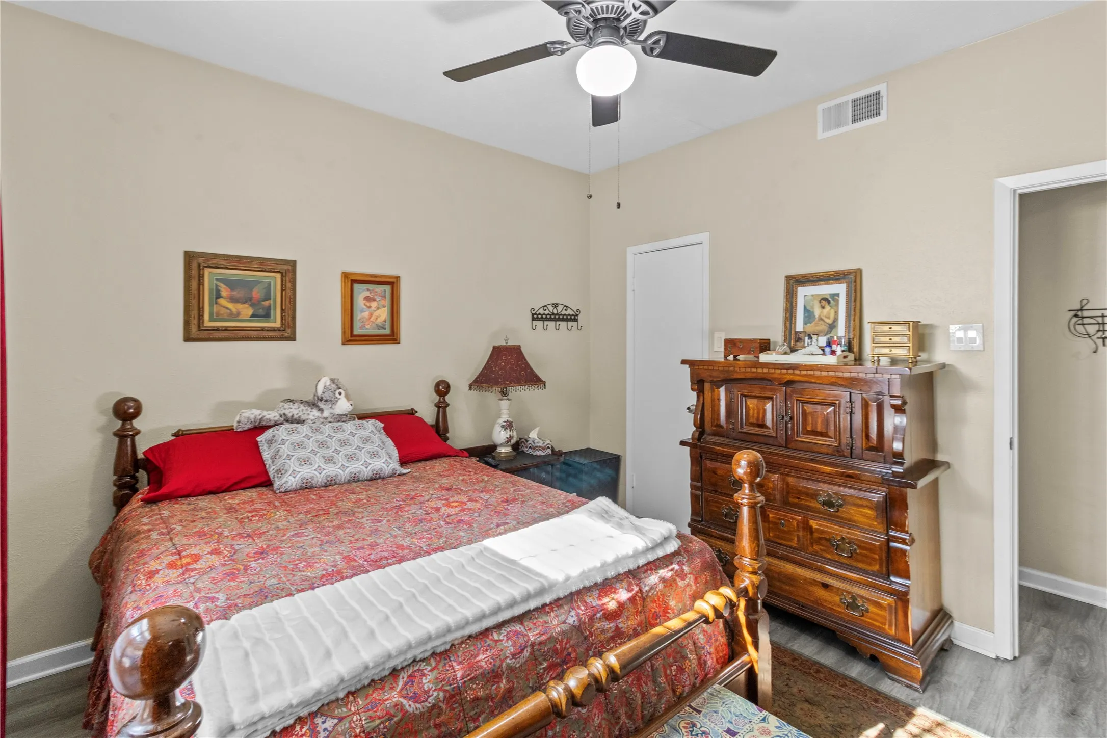 Condominium For Sale in Dallas County , 8601 Park Lane 612, Dallas, Texas 75231, 2 Bedroom, 2 Bathroom, Garage spaces, 953 Sqft, built in 1982, mls#21347359, Real Estate Agent in Dallas, Homes For Sale in Dallas county, Homes For Sale in Dallas, Realtor in Dallas Texas, Real Estate Brokerage Independent Realty Texas, Luminita Cordes Realtor