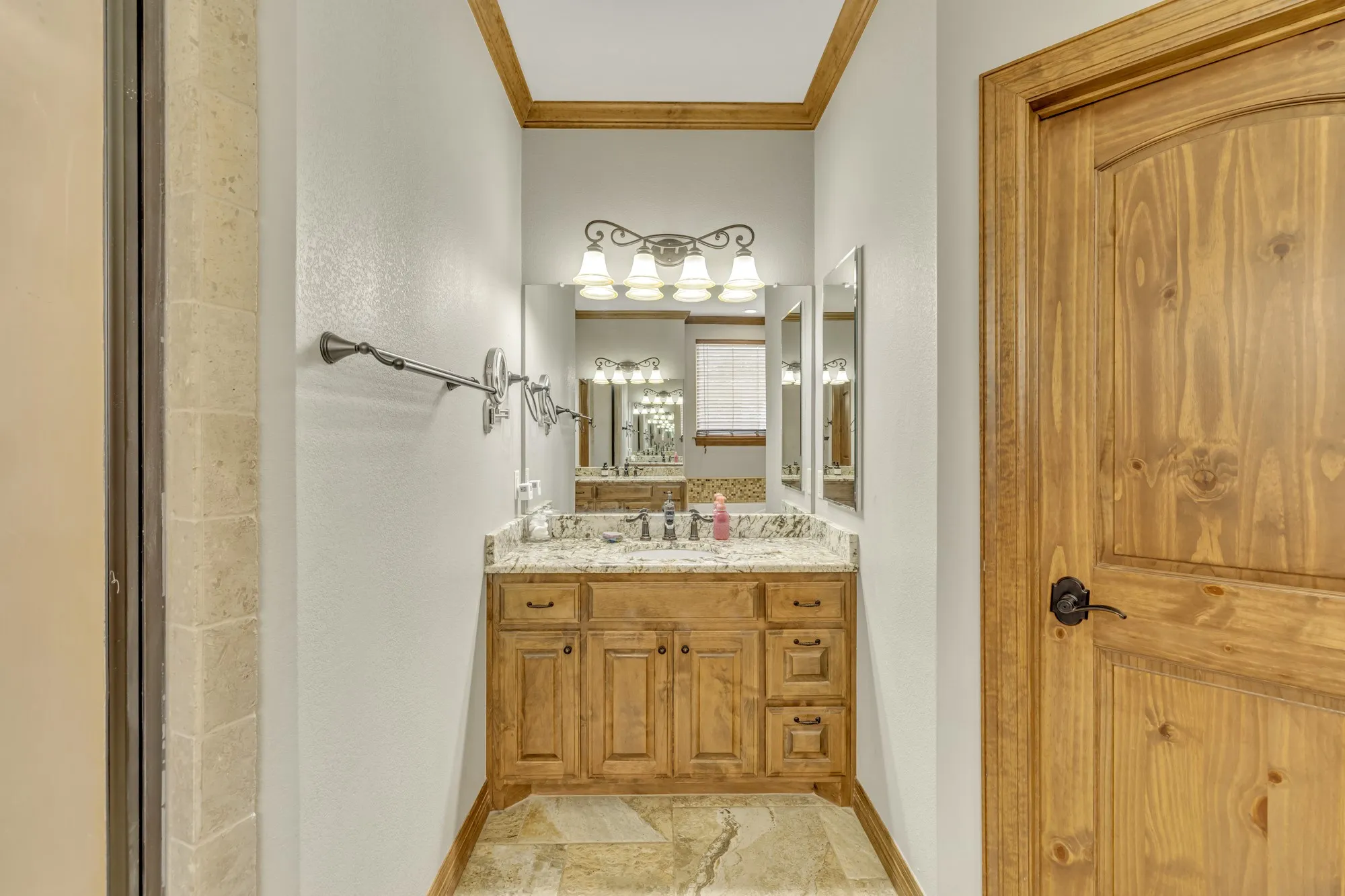 Warehouse For Sale in Wood County , 365 County Road 1534, Alba, Texas 75410, 4 Bedroom, 4 Bathroom, 3 Garage spaces, 3,788 Sqft, built in 2015, mls#21348239, Real Estate Agent in Alba, Homes For Sale in Wood county, Homes For Sale in Alba, Realtor in Alba Texas, Real Estate Brokerage Independent Realty Texas, Luminita Cordes Realtor