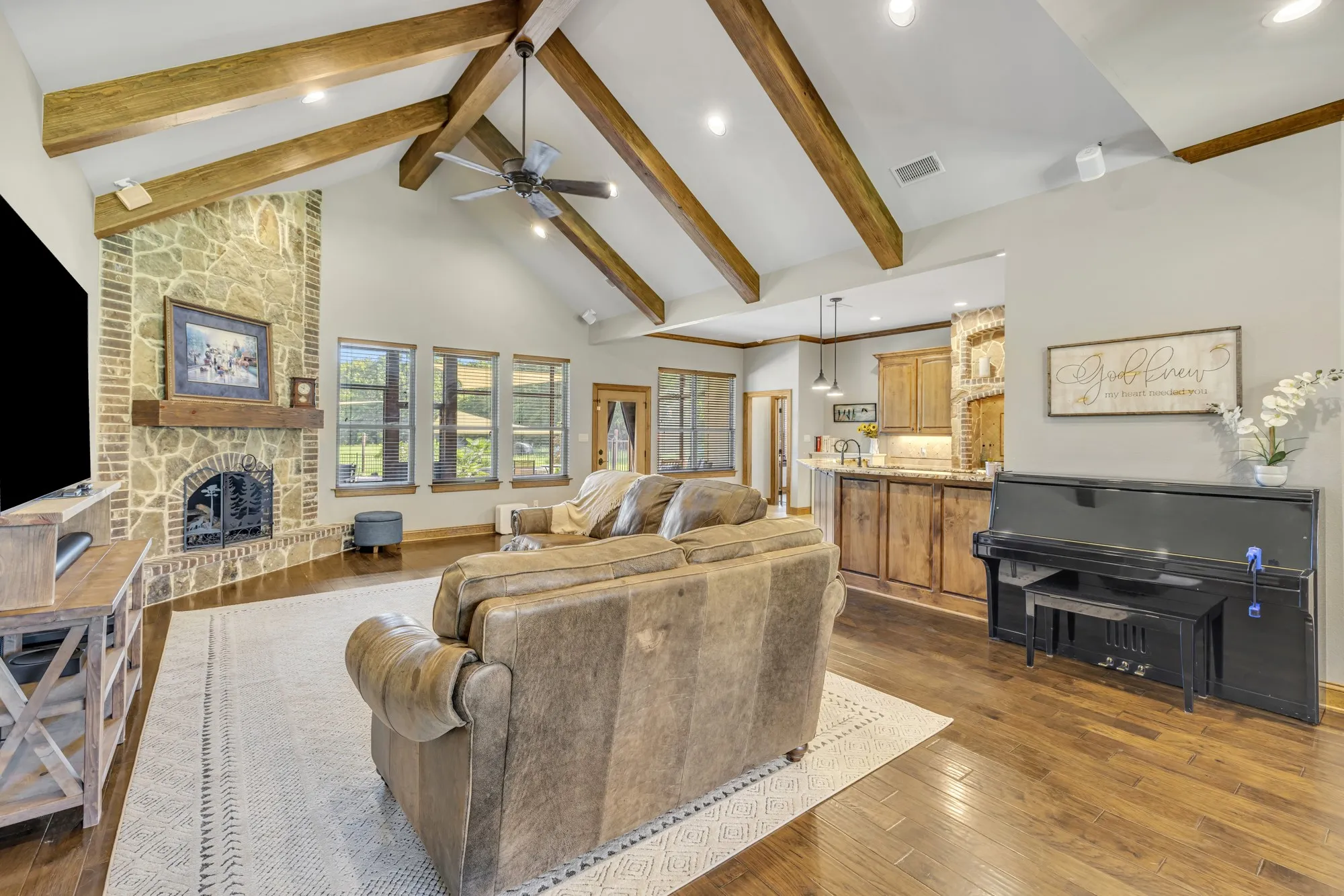 Warehouse For Sale in Wood County , 365 County Road 1534, Alba, Texas 75410, 4 Bedroom, 4 Bathroom, 3 Garage spaces, 3,788 Sqft, built in 2015, mls#21348239, Real Estate Agent in Alba, Homes For Sale in Wood county, Homes For Sale in Alba, Realtor in Alba Texas, Real Estate Brokerage Independent Realty Texas, Luminita Cordes Realtor