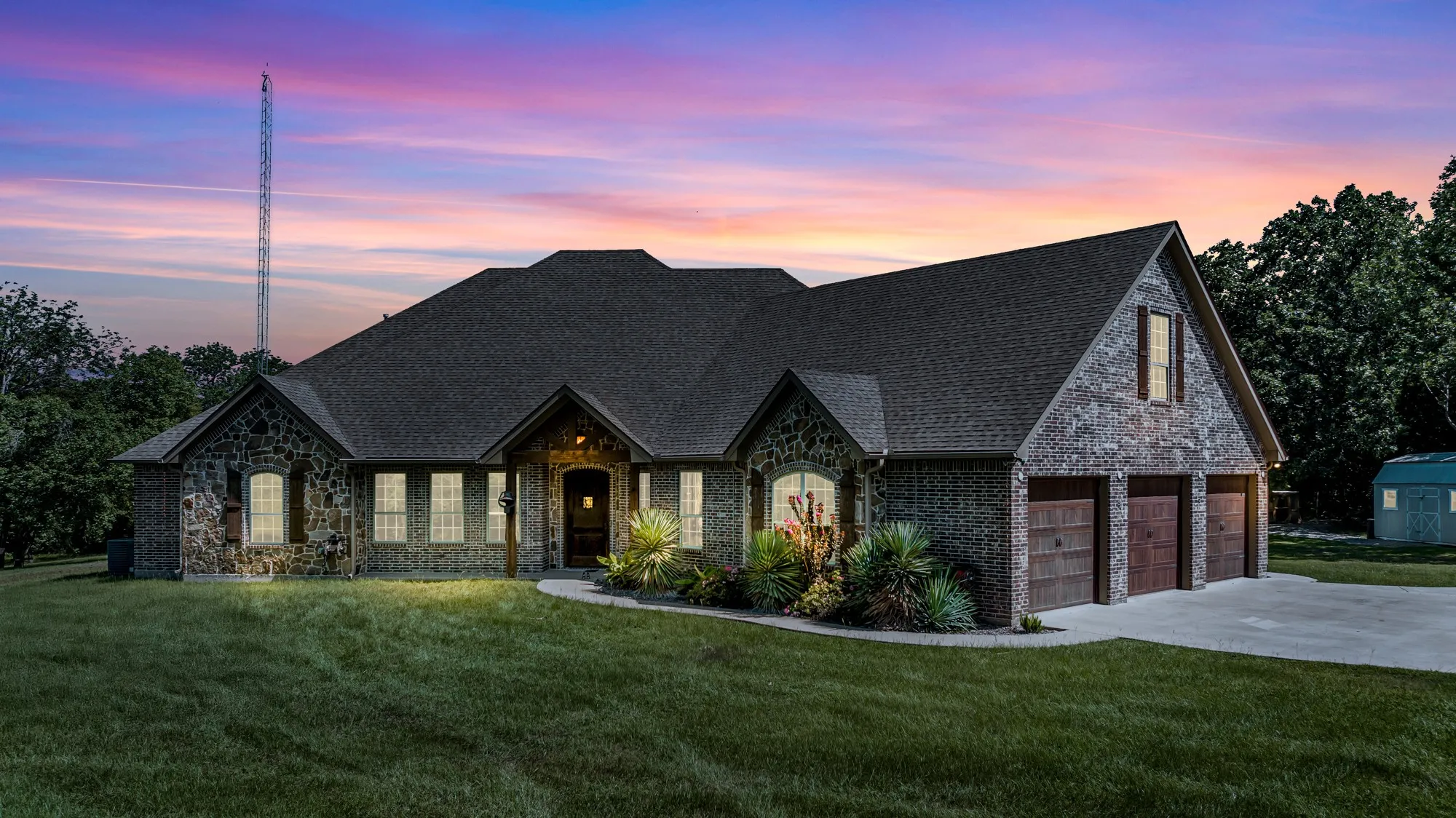 Warehouse For Sale in Wood County , 365 County Road 1534, Alba, Texas 75410, 4 Bedroom, 4 Bathroom, 3 Garage spaces, 3,788 Sqft, built in 2015, mls#21348239, Real Estate Agent in Alba, Homes For Sale in Wood county, Homes For Sale in Alba, Realtor in Alba Texas, Real Estate Brokerage Independent Realty Texas, Luminita Cordes Realtor