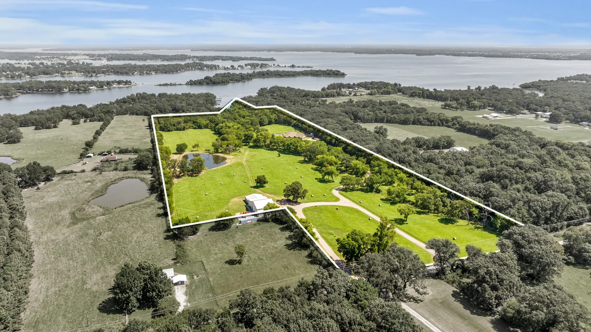 Warehouse For Sale in Wood County , 365 County Road 1534, Alba, Texas 75410, 4 Bedroom, 4 Bathroom, 3 Garage spaces, 3,788 Sqft, built in 2015, mls#21348239, Real Estate Agent in Alba, Homes For Sale in Wood county, Homes For Sale in Alba, Realtor in Alba Texas, Real Estate Brokerage Independent Realty Texas, Luminita Cordes Realtor