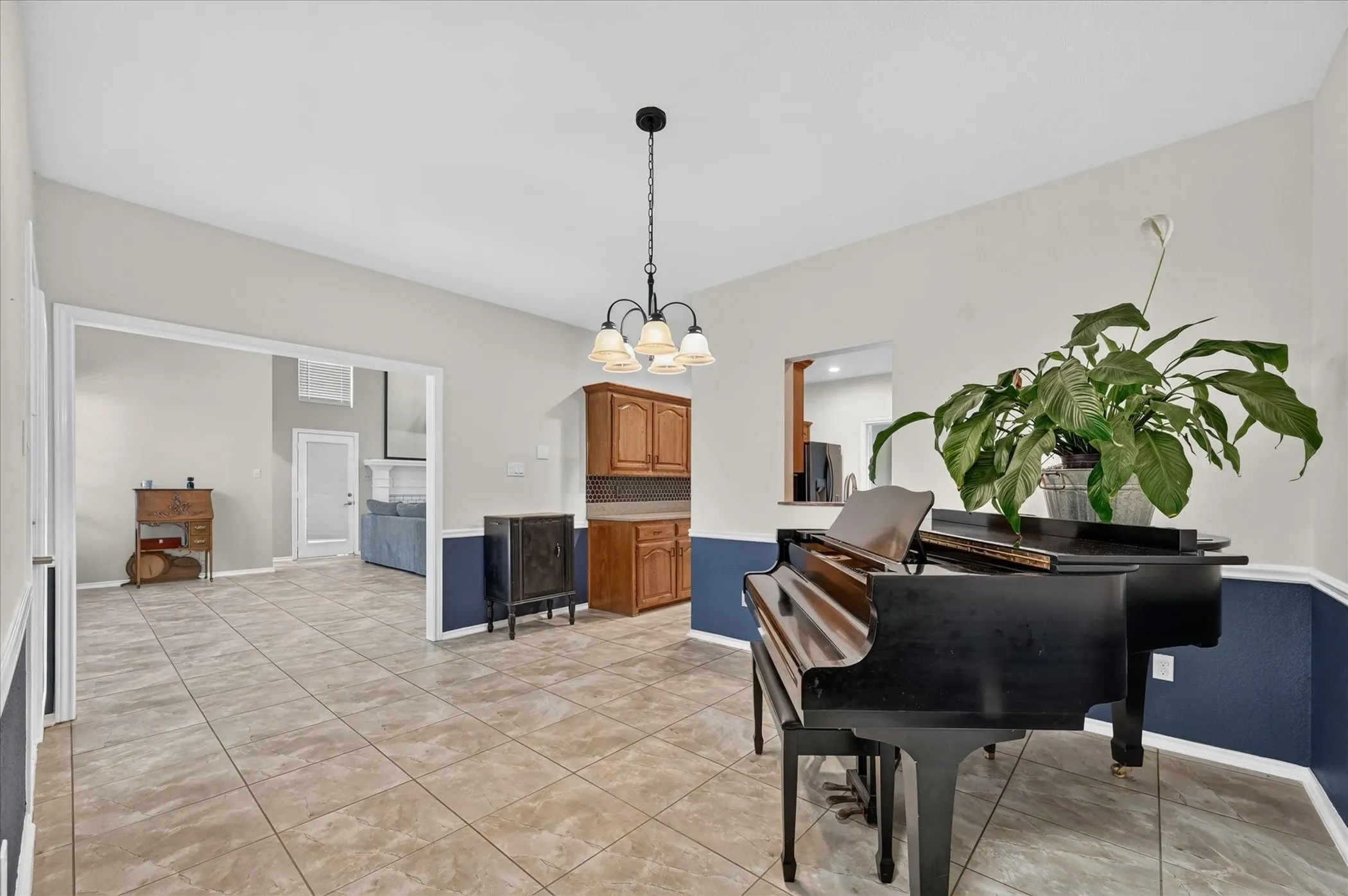 Single Family Residence For Sale in Rockwall County , 106 Sceptre Drive, Rockwall, Texas 75032, 4 Bedroom, 3 Bathroom, 2 Garage spaces, 2,785 Sqft, built in 1988, mls#21348205, Real Estate Agent in Rockwall, Homes For Sale in Rockwall county, Homes For Sale in Rockwall, Realtor in Rockwall Texas, Real Estate Brokerage Independent Realty Texas, Luminita Cordes Realtor