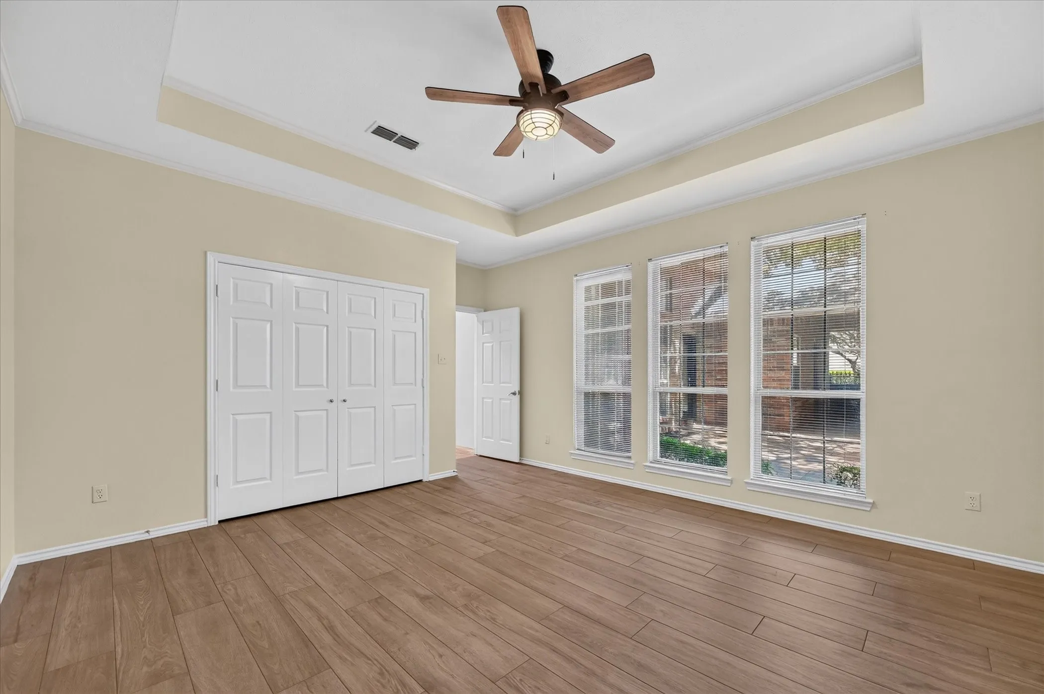 Single Family Residence For Sale in Rockwall County , 106 Sceptre Drive, Rockwall, Texas 75032, 4 Bedroom, 3 Bathroom, 2 Garage spaces, 2,785 Sqft, built in 1988, mls#21348205, Real Estate Agent in Rockwall, Homes For Sale in Rockwall county, Homes For Sale in Rockwall, Realtor in Rockwall Texas, Real Estate Brokerage Independent Realty Texas, Luminita Cordes Realtor