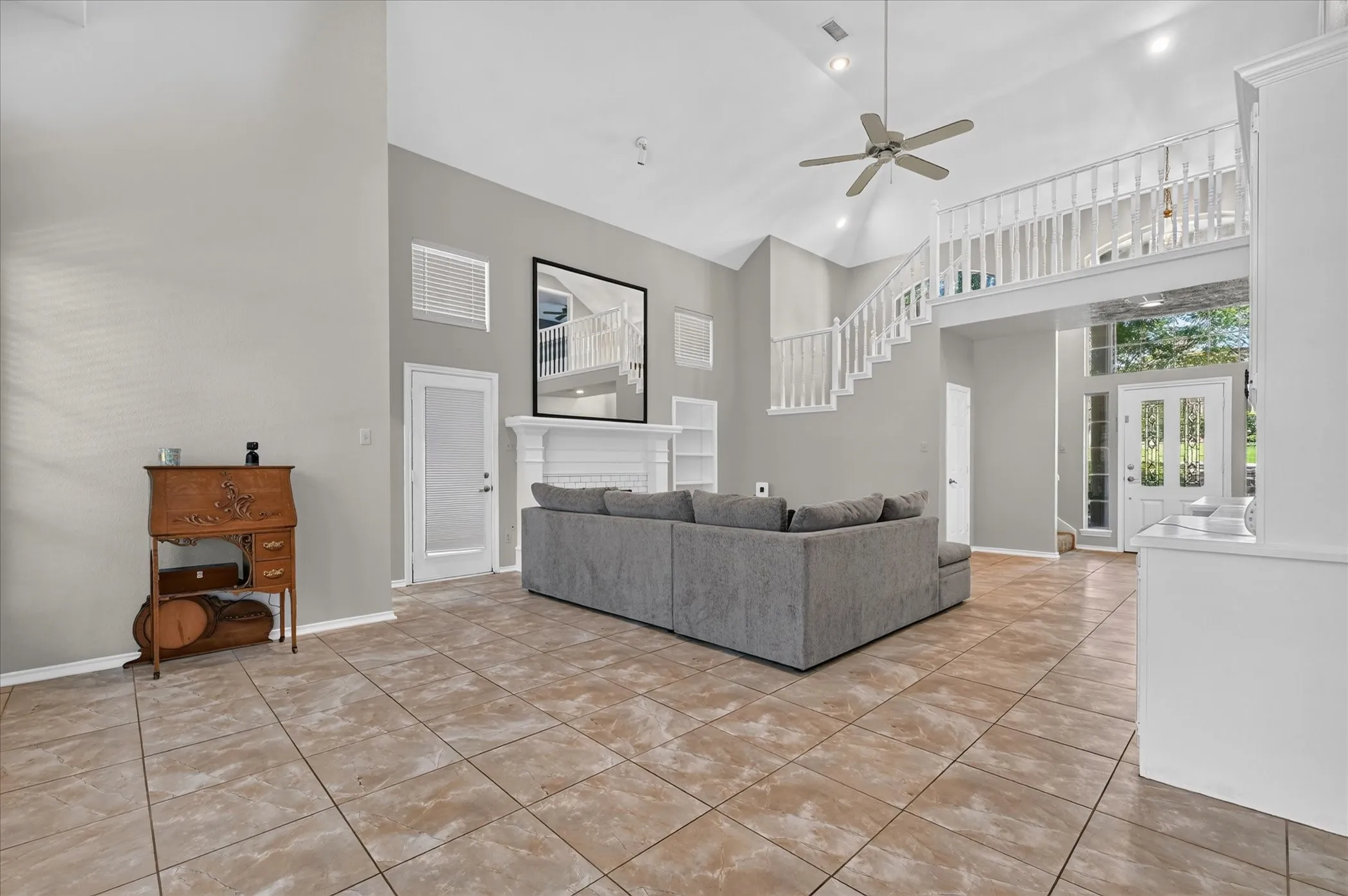 Single Family Residence For Sale in Rockwall County , 106 Sceptre Drive, Rockwall, Texas 75032, 4 Bedroom, 3 Bathroom, 2 Garage spaces, 2,785 Sqft, built in 1988, mls#21348205, Real Estate Agent in Rockwall, Homes For Sale in Rockwall county, Homes For Sale in Rockwall, Realtor in Rockwall Texas, Real Estate Brokerage Independent Realty Texas, Luminita Cordes Realtor