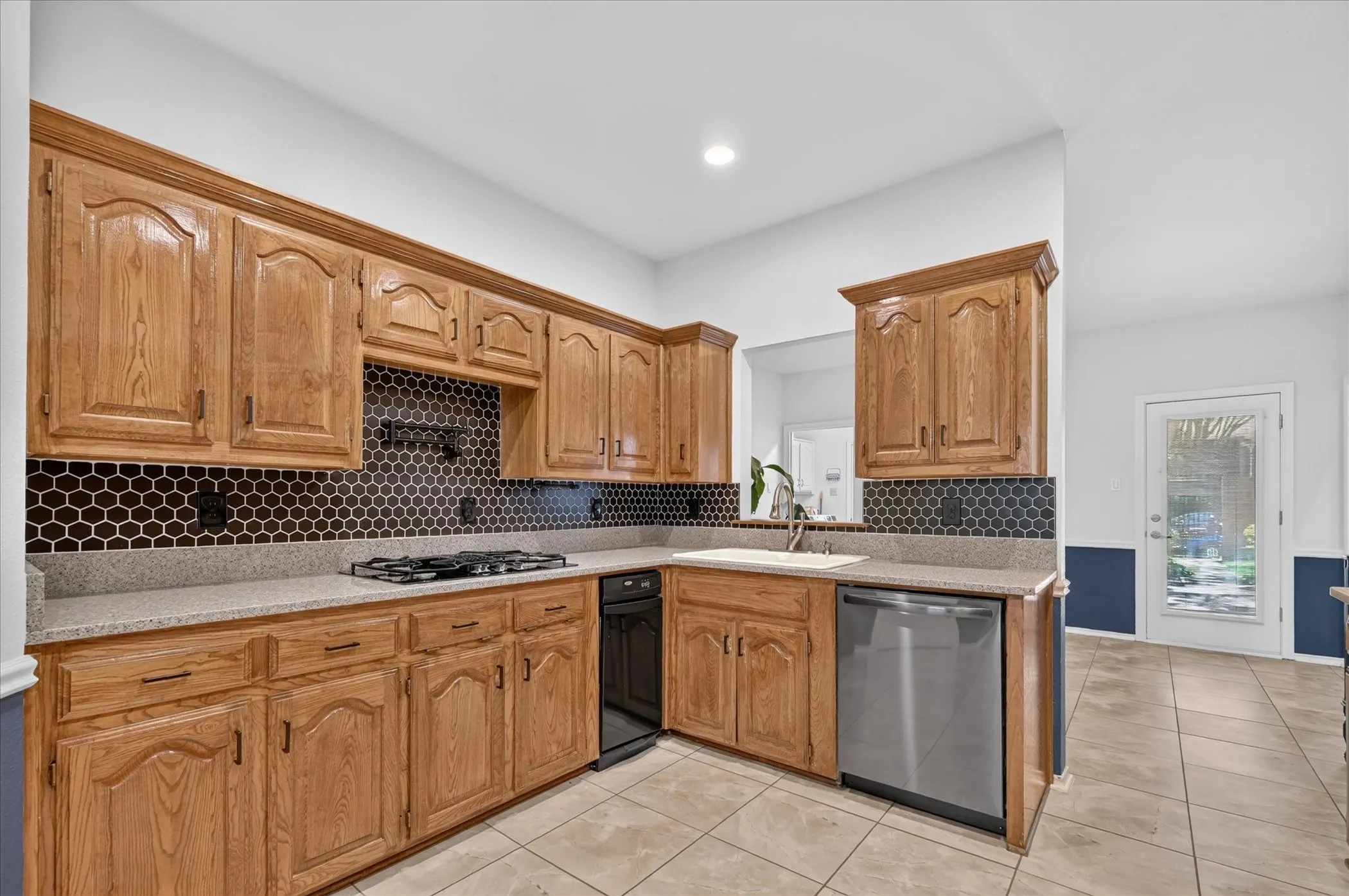 Single Family Residence For Sale in Rockwall County , 106 Sceptre Drive, Rockwall, Texas 75032, 4 Bedroom, 3 Bathroom, 2 Garage spaces, 2,785 Sqft, built in 1988, mls#21348205, Real Estate Agent in Rockwall, Homes For Sale in Rockwall county, Homes For Sale in Rockwall, Realtor in Rockwall Texas, Real Estate Brokerage Independent Realty Texas, Luminita Cordes Realtor