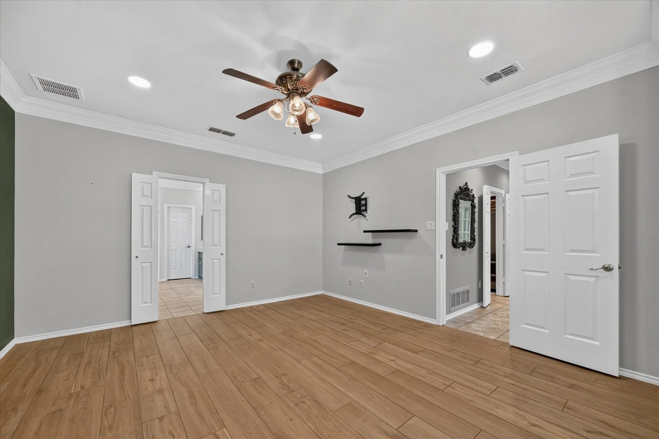 Single Family Residence For Sale in Rockwall County , 106 Sceptre Drive, Rockwall, Texas 75032, 4 Bedroom, 3 Bathroom, 2 Garage spaces, 2,785 Sqft, built in 1988, mls#21348205, Real Estate Agent in Rockwall, Homes For Sale in Rockwall county, Homes For Sale in Rockwall, Realtor in Rockwall Texas, Real Estate Brokerage Independent Realty Texas, Luminita Cordes Realtor