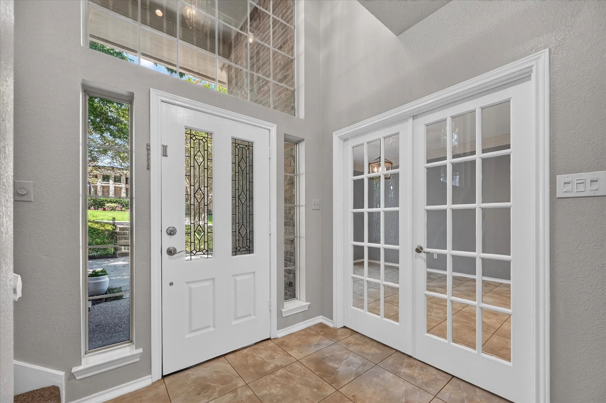 Single Family Residence For Sale in Rockwall County , 106 Sceptre Drive, Rockwall, Texas 75032, 4 Bedroom, 3 Bathroom, 2 Garage spaces, 2,785 Sqft, built in 1988, mls#21348205, Real Estate Agent in Rockwall, Homes For Sale in Rockwall county, Homes For Sale in Rockwall, Realtor in Rockwall Texas, Real Estate Brokerage Independent Realty Texas, Luminita Cordes Realtor