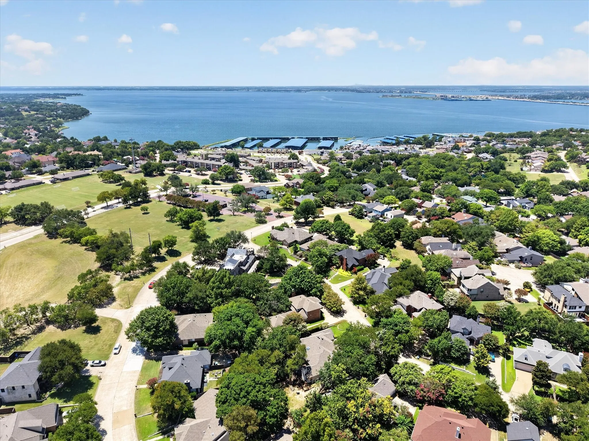 Single Family Residence For Sale in Rockwall County , 106 Sceptre Drive, Rockwall, Texas 75032, 4 Bedroom, 3 Bathroom, 2 Garage spaces, 2,785 Sqft, built in 1988, mls#21348205, Real Estate Agent in Rockwall, Homes For Sale in Rockwall county, Homes For Sale in Rockwall, Realtor in Rockwall Texas, Real Estate Brokerage Independent Realty Texas, Luminita Cordes Realtor