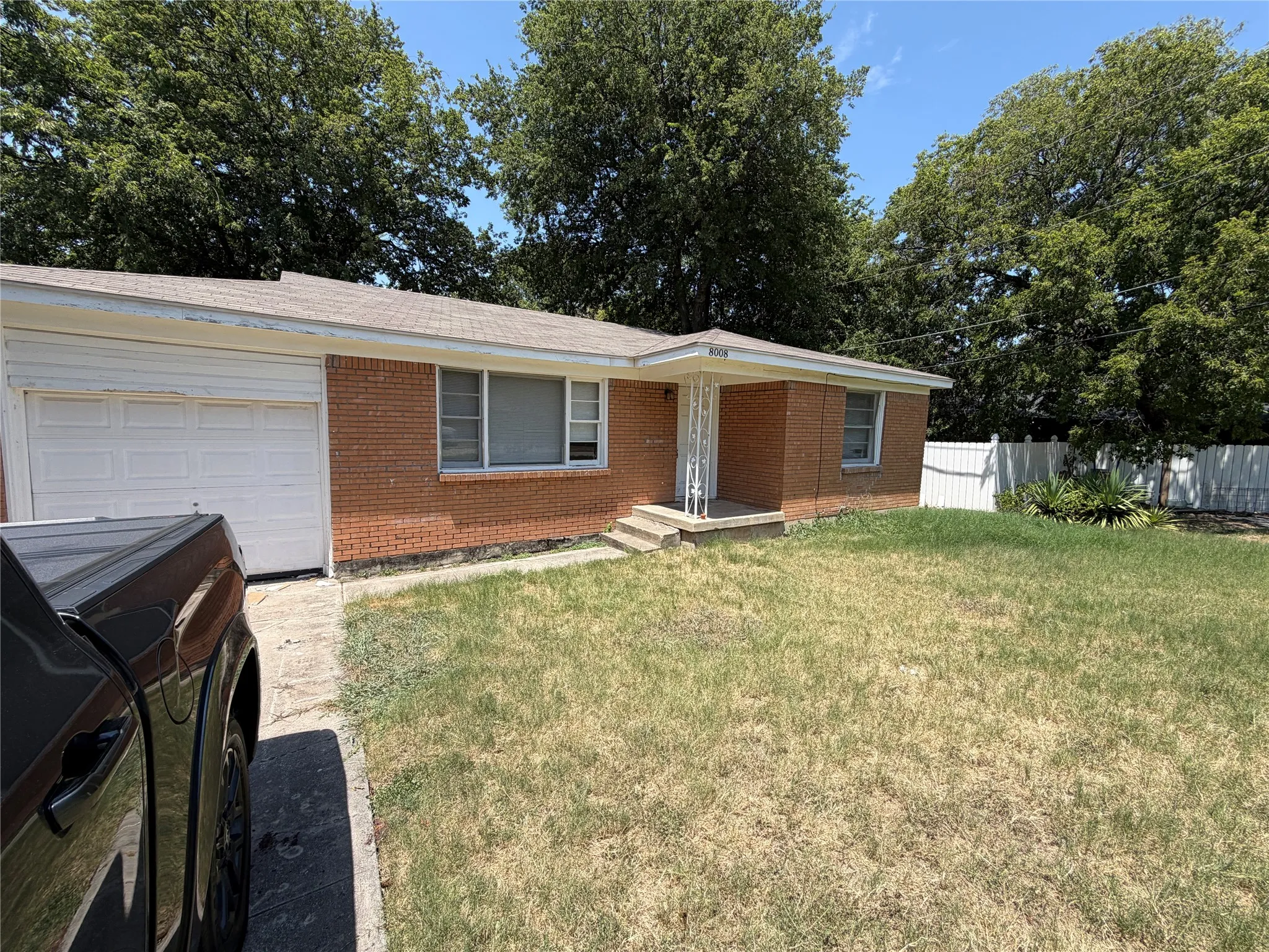 Single Family Residence For Sale in Tarrant County , 8008 Wyatt Drive, White Settlement, Texas 76108, 3 Bedroom, 1 Bathroom, 1 Garage spaces, 1,290 Sqft, built in 1958, mls#21348225, Real Estate Agent in White Settlement, Homes For Sale in Tarrant county, Homes For Sale in White Settlement, Realtor in White Settlement Texas, Real Estate Brokerage Independent Realty Texas, Luminita Cordes Realtor