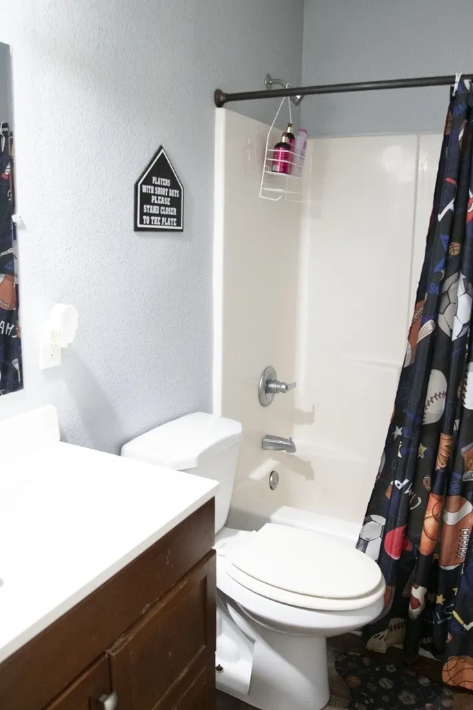 Hall bathroom,