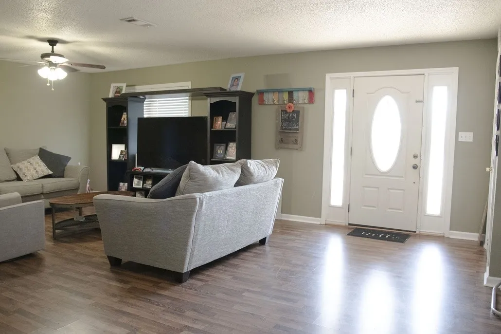 Single Family Residence For Sale in Limestone County , 214 Red Bird Lane, Mexia, Texas 76667, 3 Bedrooms, 2 Bathrooms, Garage spaces, 1,383 Sqft, built in 1969, Price $149,900, mls#21345718, Real Estate Agent in Mexia, Homes For Sale in Limestone county, Homes For Sale in Mexia, Realtor in Mexia Texas, Real Estate Brokerage Independent Realty Texas, Luminita Cordes Realtor