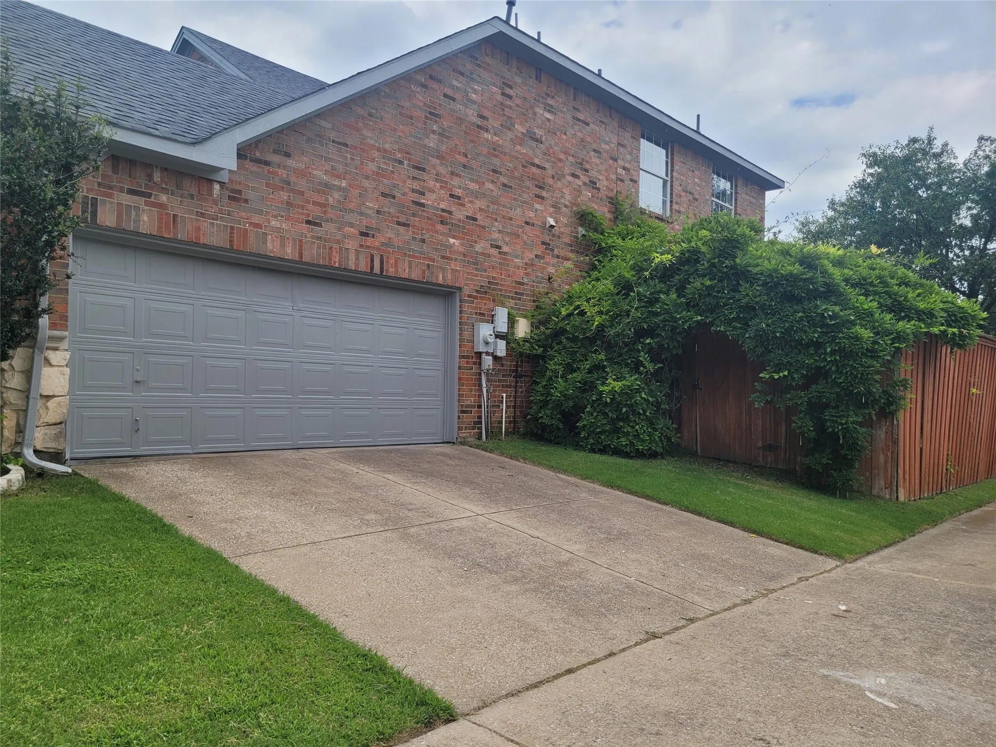 Single Family Residence For Sale in Dallas County , 4509 Brittany Drive, Rowlett, Texas 75088, 5 Bedroom, 4 Bathroom, 2 Garage spaces, 3,623 Sqft, built in 1999, mls#21348245, Real Estate Agent in Rowlett, Homes For Sale in Dallas county, Homes For Sale in Rowlett, Realtor in Rowlett Texas, Real Estate Brokerage Independent Realty Texas, Luminita Cordes Realtor