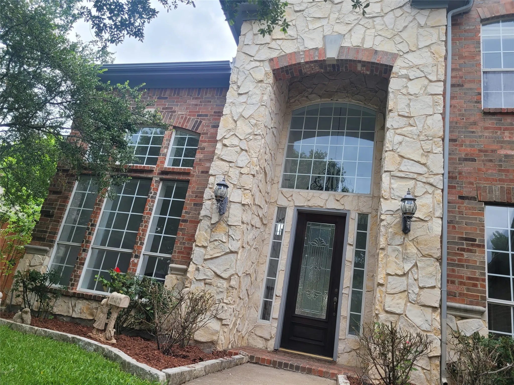 Single Family Residence For Sale in Dallas County , 4509 Brittany Drive, Rowlett, Texas 75088, 5 Bedroom, 4 Bathroom, 2 Garage spaces, 3,623 Sqft, built in 1999, mls#21348245, Real Estate Agent in Rowlett, Homes For Sale in Dallas county, Homes For Sale in Rowlett, Realtor in Rowlett Texas, Real Estate Brokerage Independent Realty Texas, Luminita Cordes Realtor