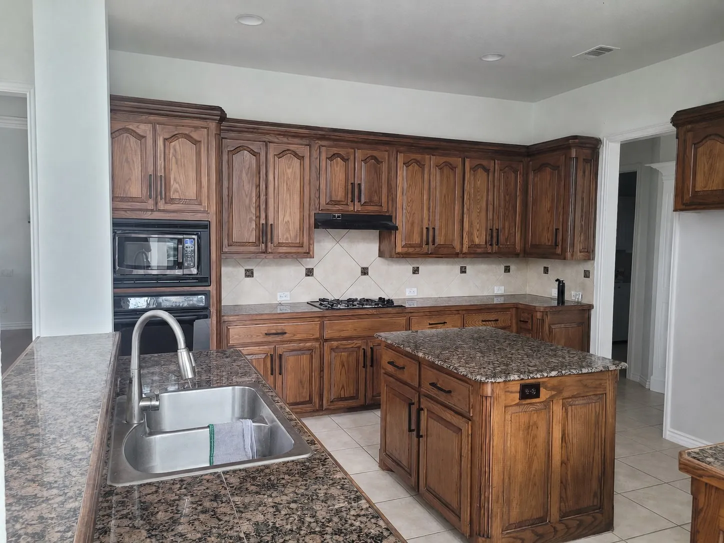 Single Family Residence For Sale in Dallas County , 4509 Brittany Drive, Rowlett, Texas 75088, 5 Bedroom, 4 Bathroom, 2 Garage spaces, 3,623 Sqft, built in 1999, mls#21348245, Real Estate Agent in Rowlett, Homes For Sale in Dallas county, Homes For Sale in Rowlett, Realtor in Rowlett Texas, Real Estate Brokerage Independent Realty Texas, Luminita Cordes Realtor