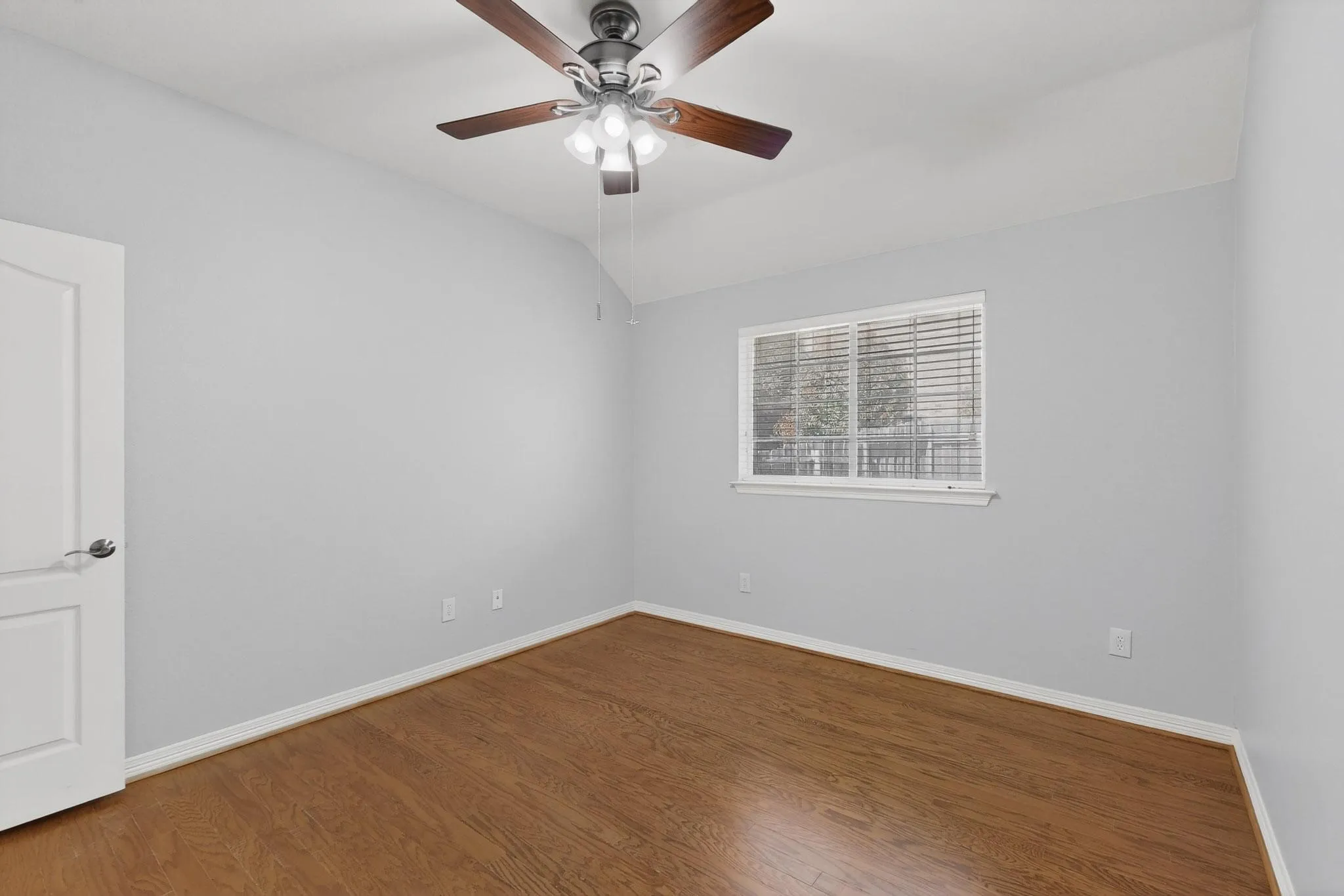 Single Family Residence For Rent in Dallas County , 100 Shumard Court, Irving, Texas 75063, 4 Bedroom, 3 Bathroom, 2 Garage spaces, 2,946 Sqft, built in 1998, mls#21348249, Real Estate Agent in Irving, Homes For Rent in Dallas county, Homes For Rent in Irving, Realtor in Irving Texas, Real Estate Brokerage Independent Realty Texas, Luminita Cordes Realtor