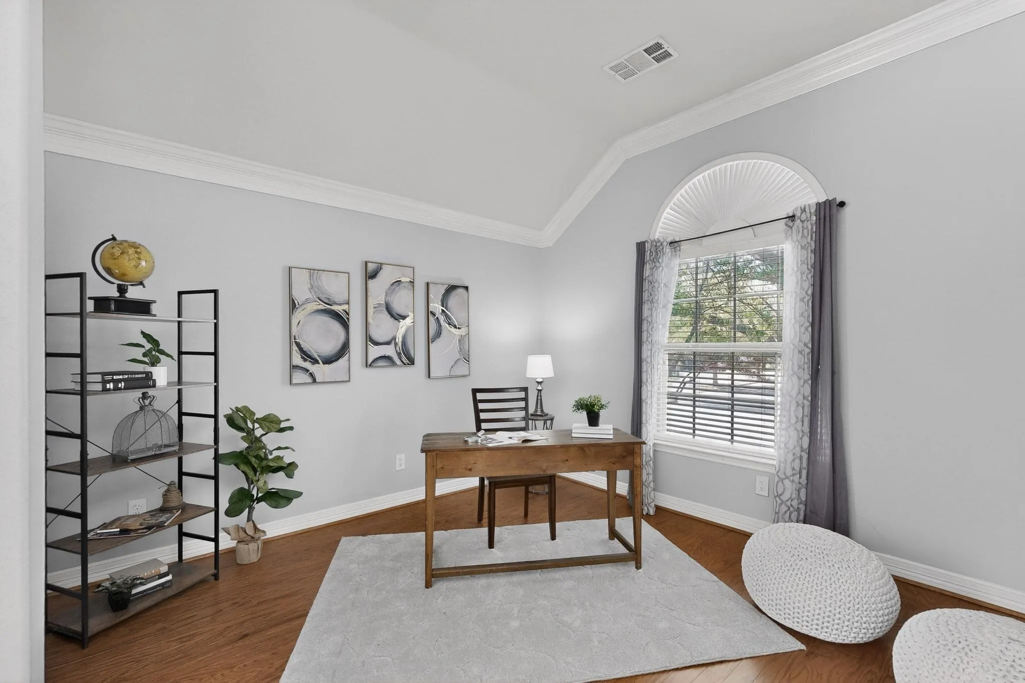 Single Family Residence For Rent in Dallas County , 100 Shumard Court, Irving, Texas 75063, 4 Bedroom, 3 Bathroom, 2 Garage spaces, 2,946 Sqft, built in 1998, mls#21348249, Real Estate Agent in Irving, Homes For Rent in Dallas county, Homes For Rent in Irving, Realtor in Irving Texas, Real Estate Brokerage Independent Realty Texas, Luminita Cordes Realtor