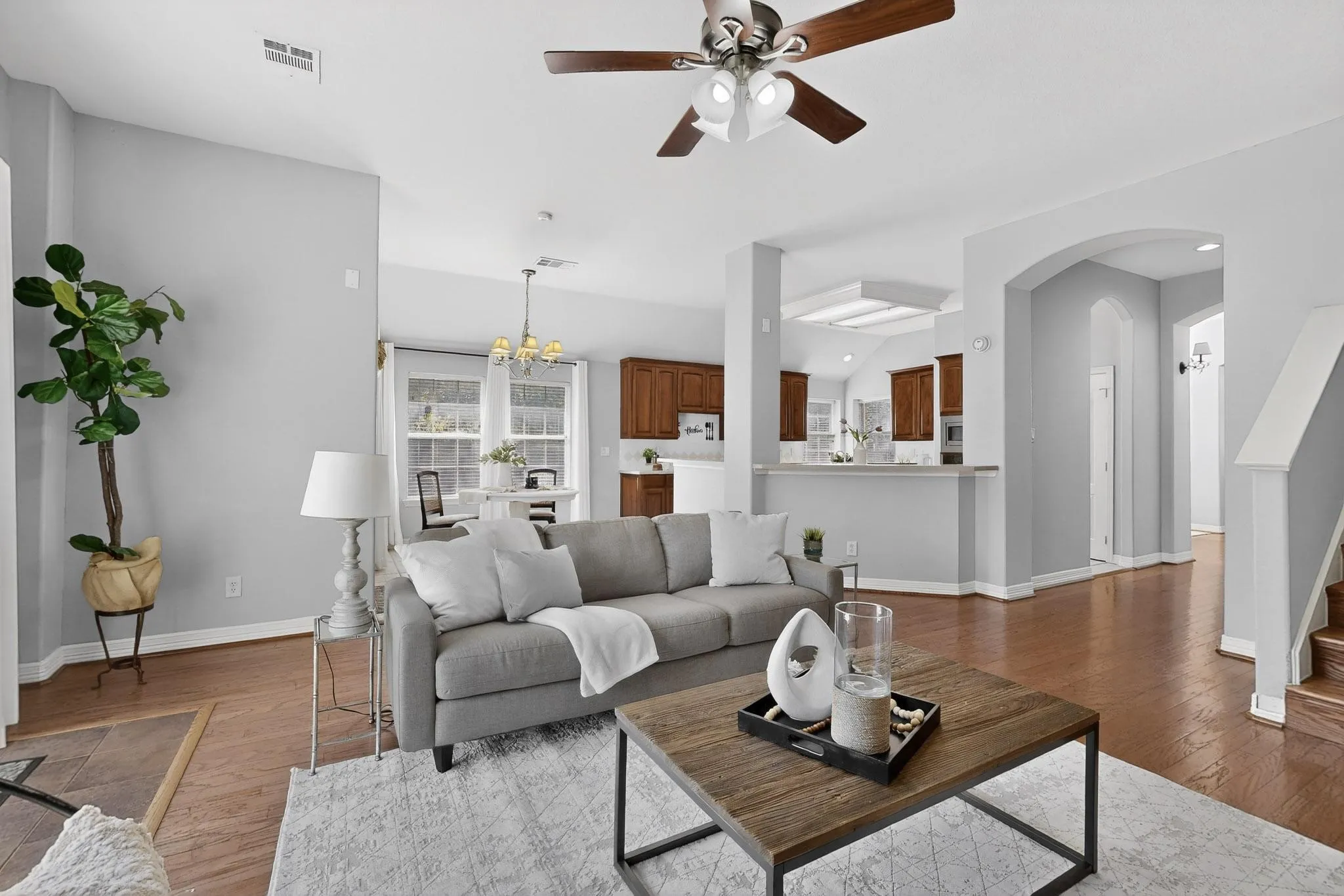 Single Family Residence For Rent in Dallas County , 100 Shumard Court, Irving, Texas 75063, 4 Bedroom, 3 Bathroom, 2 Garage spaces, 2,946 Sqft, built in 1998, mls#21348249, Real Estate Agent in Irving, Homes For Rent in Dallas county, Homes For Rent in Irving, Realtor in Irving Texas, Real Estate Brokerage Independent Realty Texas, Luminita Cordes Realtor