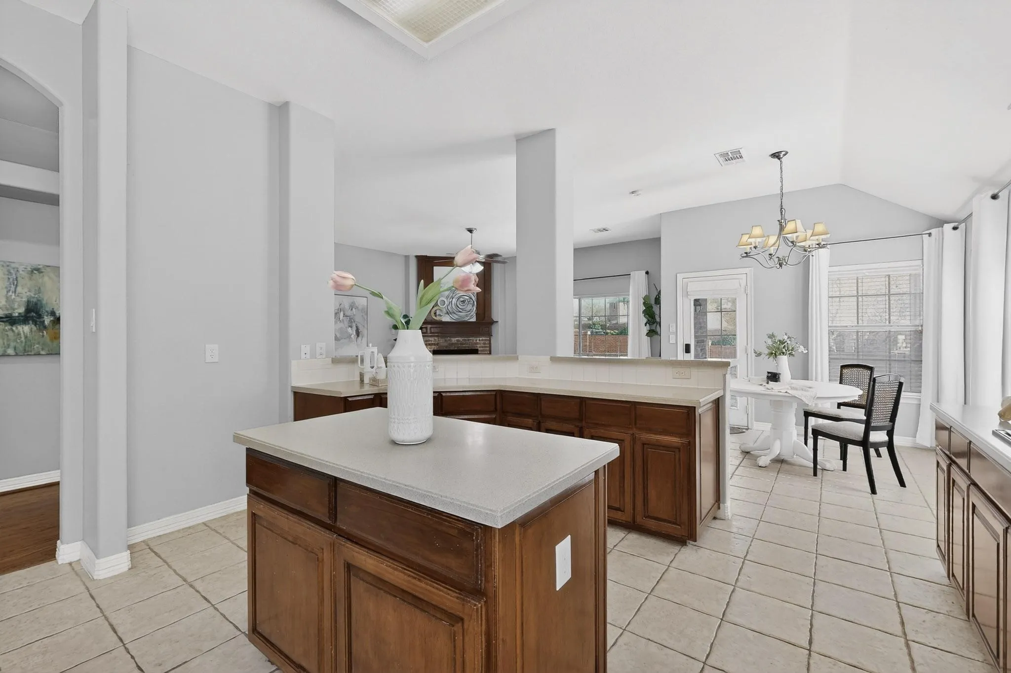 Single Family Residence For Rent in Dallas County , 100 Shumard Court, Irving, Texas 75063, 4 Bedroom, 3 Bathroom, 2 Garage spaces, 2,946 Sqft, built in 1998, mls#21348249, Real Estate Agent in Irving, Homes For Rent in Dallas county, Homes For Rent in Irving, Realtor in Irving Texas, Real Estate Brokerage Independent Realty Texas, Luminita Cordes Realtor