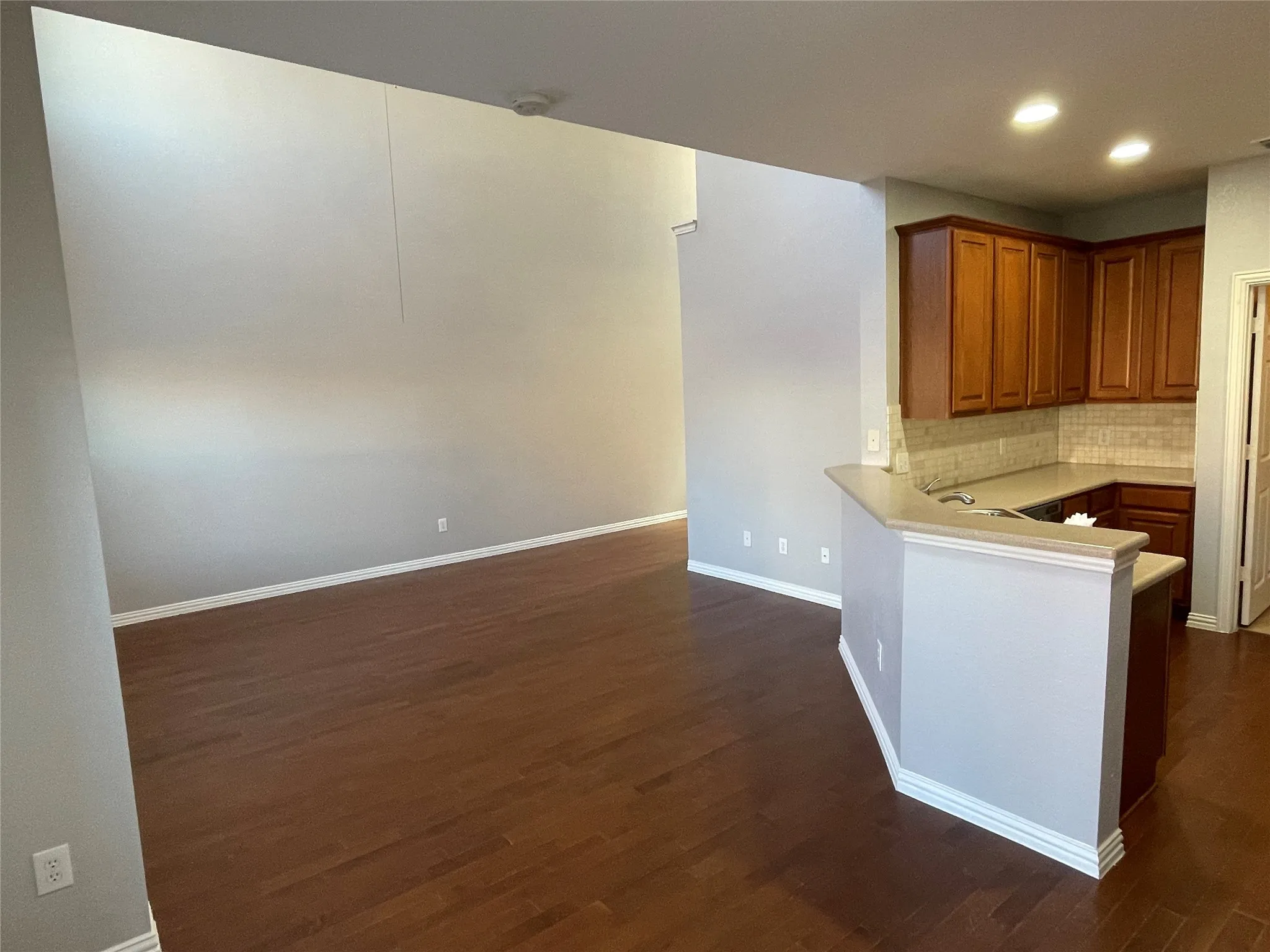Townhouse For Rent in Collin County , 4645 Penelope Lane, Plano, Texas 75024, 2 Bedrooms, 3 Bathrooms, 2 Garage spaces, 1,398 Sqft, built in 2007, Price $2,195, mls#21348263, Real Estate Agent in Plano, Homes For Rent in Collin county, Homes For Rent in Plano, Realtor in Plano Texas, Real Estate Brokerage Independent Realty Texas, Luminita Cordes Realtor