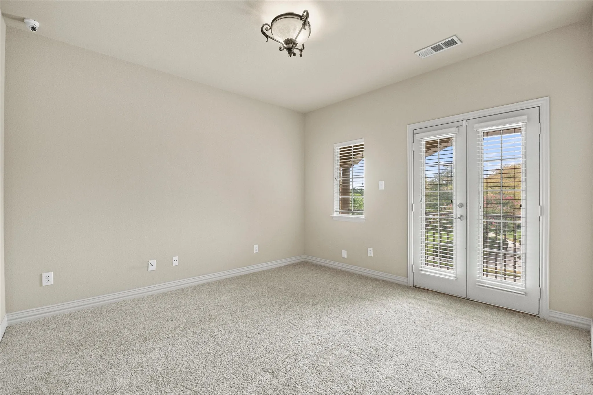 Townhouse For Sale in Collin County , 2356 Chelsea Drive, Frisco, Texas 75034, 3 Bedroom, 3 Bathroom, 2 Garage spaces, 2,414 Sqft, built in 2002, mls#21336475, Real Estate Agent in Frisco, Homes For Sale in Collin county, Homes For Sale in Frisco, Realtor in Frisco Texas, Real Estate Brokerage Independent Realty Texas, Luminita Cordes Realtor