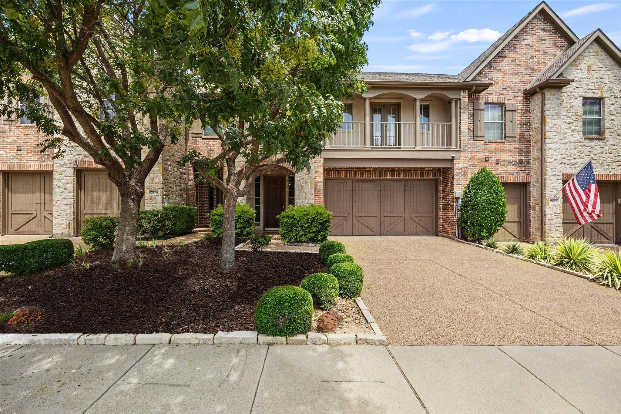 Townhouse For Sale in Collin County , 2356 Chelsea Drive, Frisco, Texas 75034, 3 Bedroom, 3 Bathroom, 2 Garage spaces, 2,414 Sqft, built in 2002, mls#21336475, Real Estate Agent in Frisco, Homes For Sale in Collin county, Homes For Sale in Frisco, Realtor in Frisco Texas, Real Estate Brokerage Independent Realty Texas, Luminita Cordes Realtor