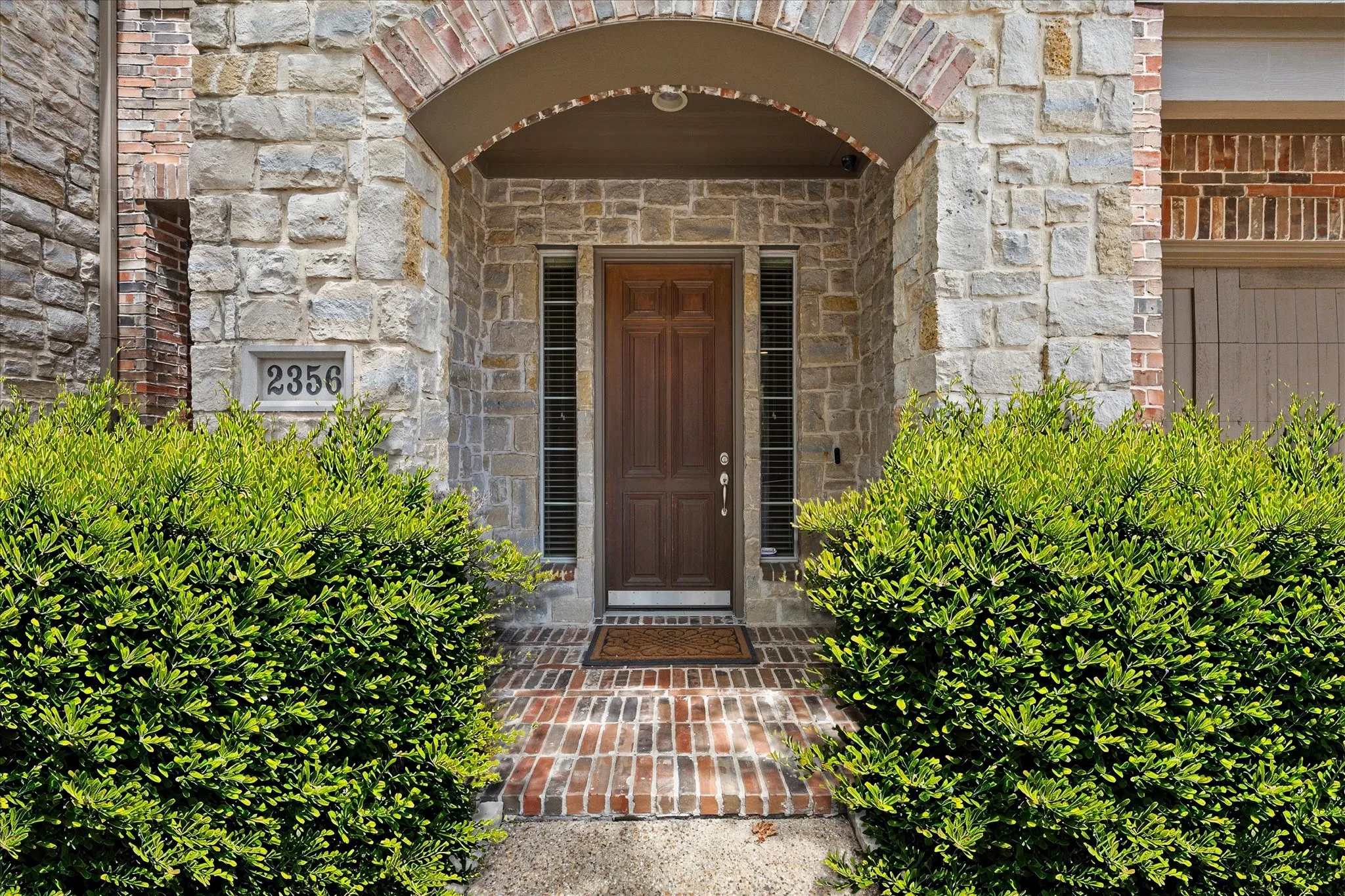 Townhouse For Sale in Collin County , 2356 Chelsea Drive, Frisco, Texas 75034, 3 Bedroom, 3 Bathroom, 2 Garage spaces, 2,414 Sqft, built in 2002, mls#21336475, Real Estate Agent in Frisco, Homes For Sale in Collin county, Homes For Sale in Frisco, Realtor in Frisco Texas, Real Estate Brokerage Independent Realty Texas, Luminita Cordes Realtor