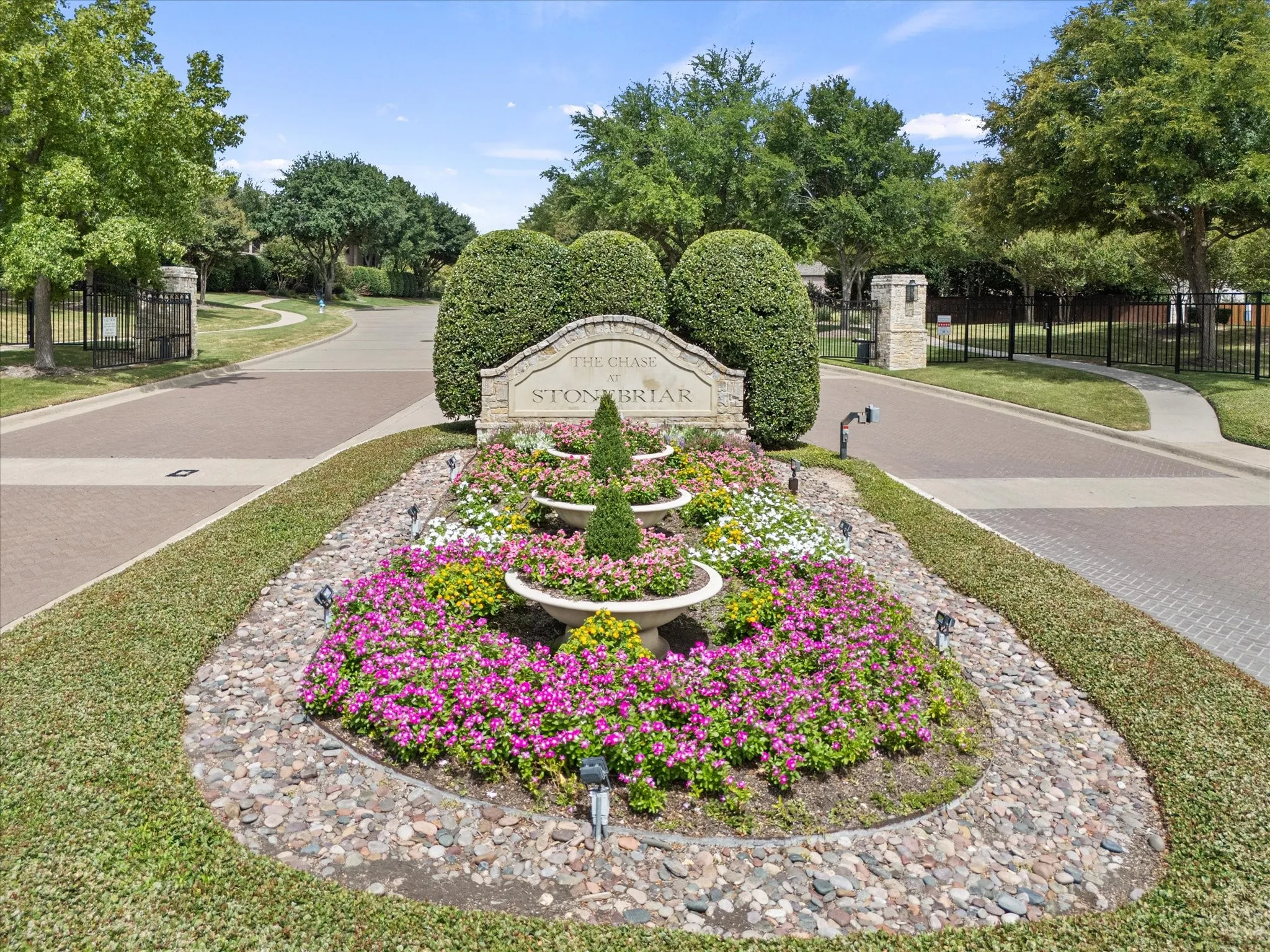 Townhouse For Sale in Collin County , 2356 Chelsea Drive, Frisco, Texas 75034, 3 Bedroom, 3 Bathroom, 2 Garage spaces, 2,414 Sqft, built in 2002, mls#21336475, Real Estate Agent in Frisco, Homes For Sale in Collin county, Homes For Sale in Frisco, Realtor in Frisco Texas, Real Estate Brokerage Independent Realty Texas, Luminita Cordes Realtor