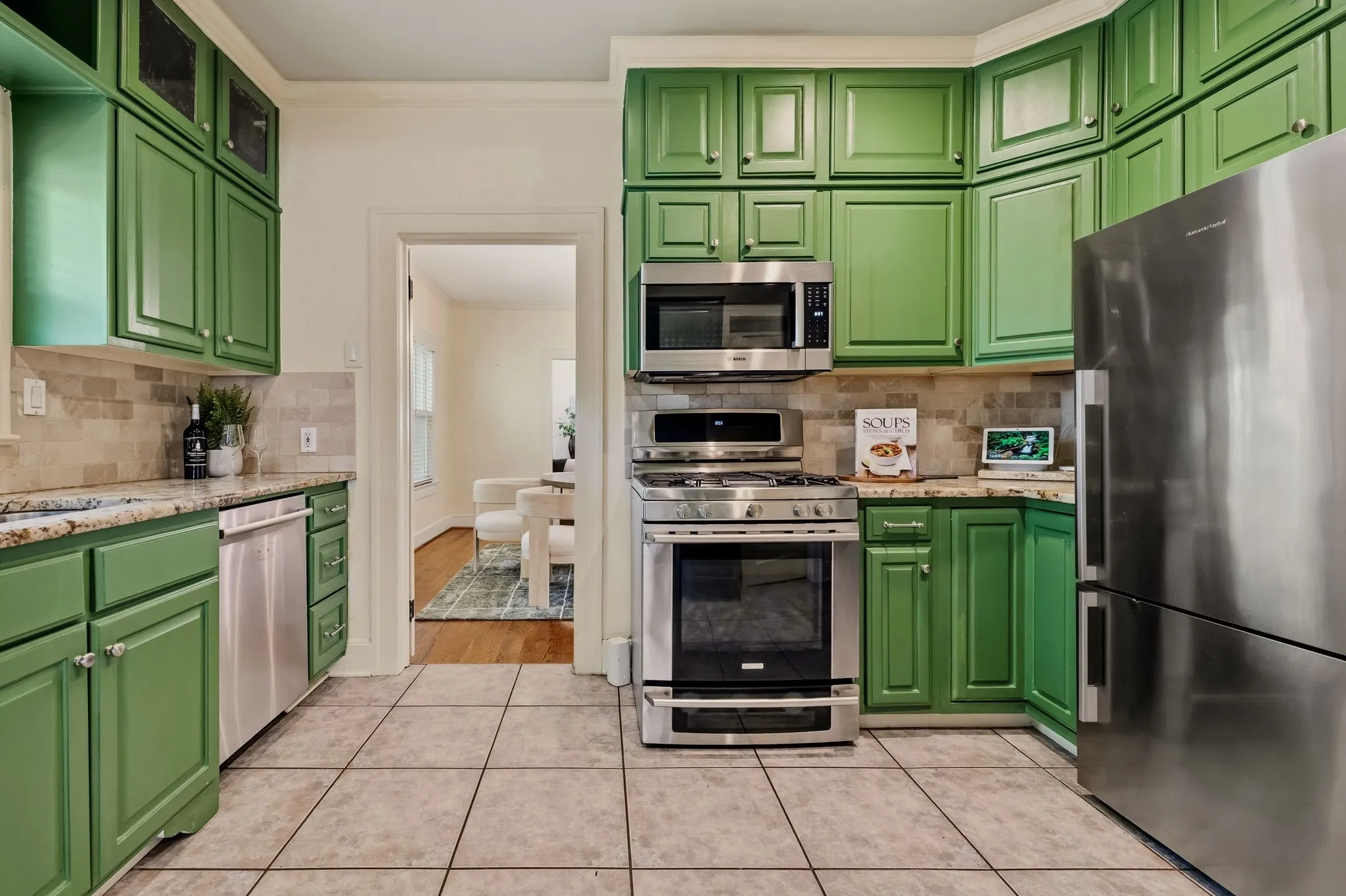 Single Family Residence For Sale in Dallas County , 907 Monte Vista Drive, Dallas, Texas 75223, 3 Bedroom, 2 Bathroom, 2 Garage spaces, 2,052 Sqft, built in 1945, mls#21348271, Real Estate Agent in Dallas, Homes For Sale in Dallas county, Homes For Sale in Dallas, Realtor in Dallas Texas, Real Estate Brokerage Independent Realty Texas, Luminita Cordes Realtor