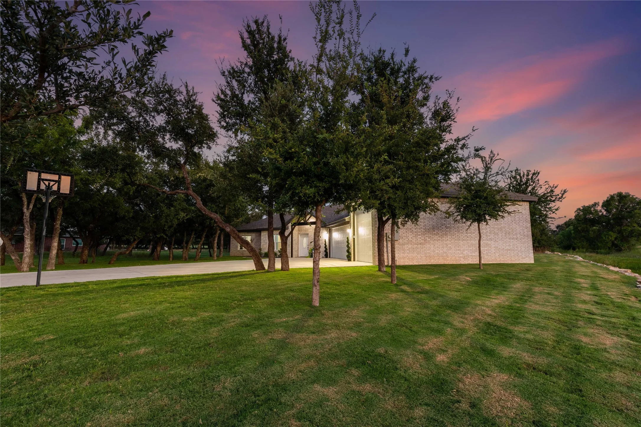 Single Family Residence For Sale in Brown County , 7274 Feather Bay Boulevard, Brownwood, Texas 76801, 4 Bedrooms, 2 Bathrooms, 3 Garage spaces, 1,877 Sqft, built in 2021, Price $469,000, mls#21348199, Real Estate Agent in Brownwood, Homes For Sale in Brown county, Homes For Sale in Brownwood, Realtor in Brownwood Texas, Real Estate Brokerage Independent Realty Texas, Luminita Cordes Realtor
