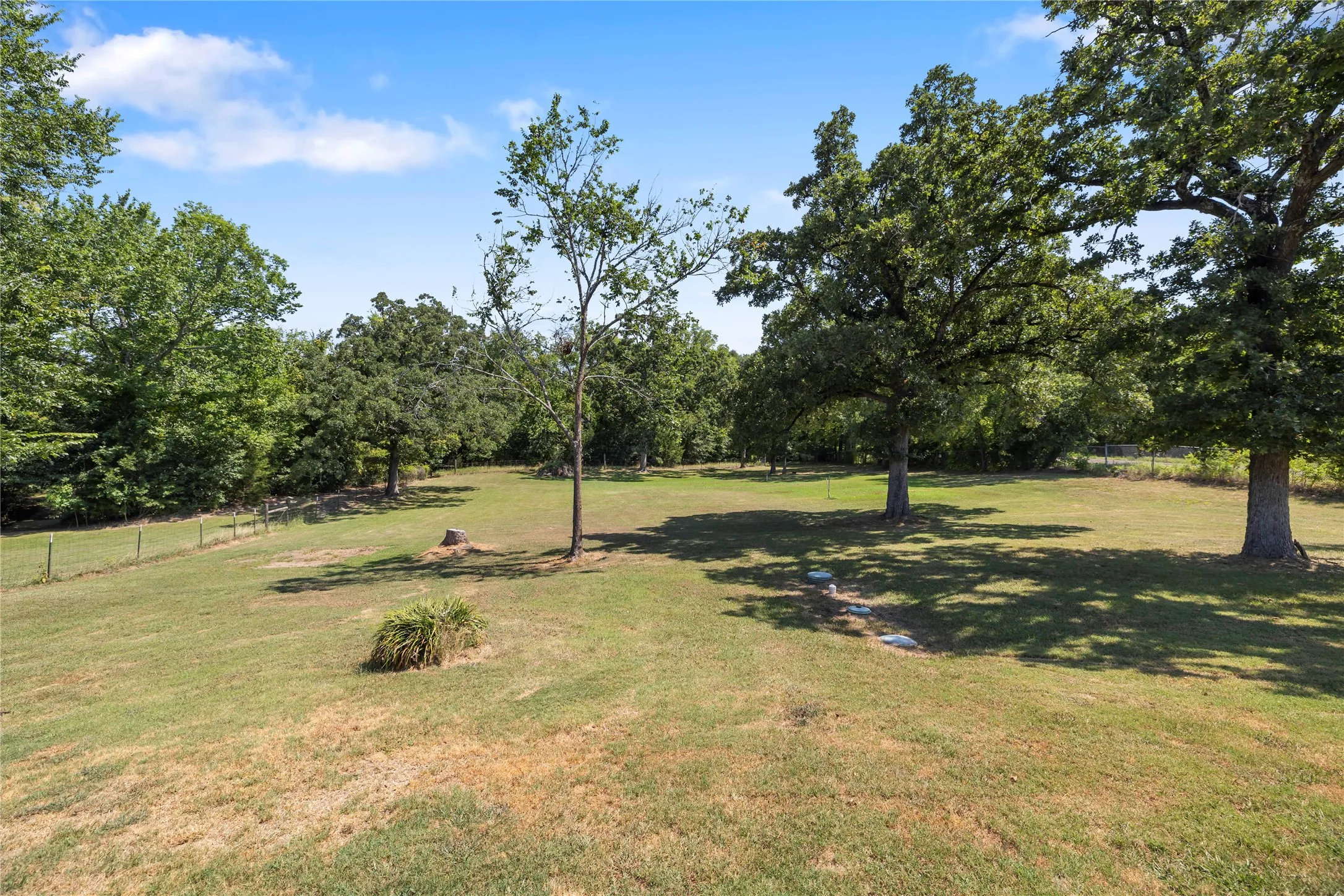 Single Family Residence For Sale in Wood County , 780 S Fm 17, Alba, Texas 75410, 3 Bedroom, 2 Bathroom, 2 Garage spaces, 1,648 Sqft, built in 2013, mls#21347908, Real Estate Agent in Alba, Homes For Sale in Wood county, Homes For Sale in Alba, Realtor in Alba Texas, Real Estate Brokerage Independent Realty Texas, Luminita Cordes Realtor