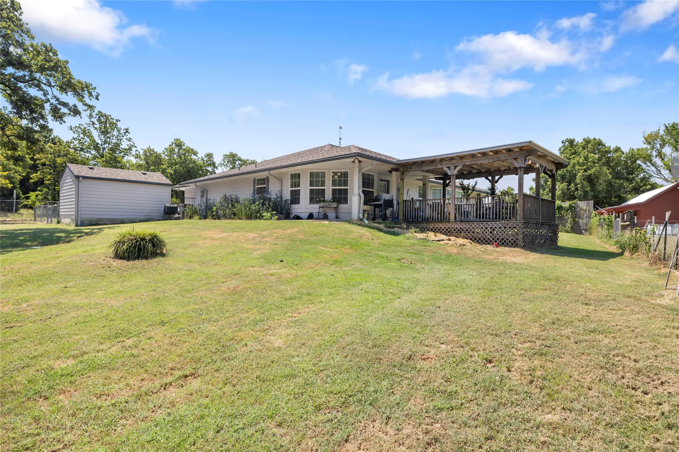 Single Family Residence For Sale in Wood County , 780 S Fm 17, Alba, Texas 75410, 3 Bedroom, 2 Bathroom, 2 Garage spaces, 1,648 Sqft, built in 2013, mls#21347908, Real Estate Agent in Alba, Homes For Sale in Wood county, Homes For Sale in Alba, Realtor in Alba Texas, Real Estate Brokerage Independent Realty Texas, Luminita Cordes Realtor