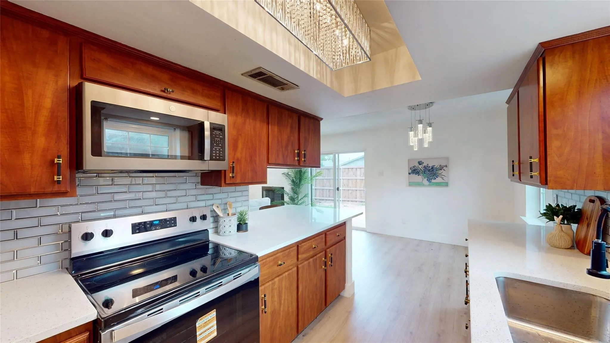 Single Family Residence For Rent in Dallas County , 4122 Victoria Street, Irving, Texas 75062, 3 Bedroom, 2 Bathroom, 2 Garage spaces, 1,579 Sqft, built in 1965, mls#21348294, Real Estate Agent in Irving, Homes For Rent in Dallas county, Homes For Rent in Irving, Realtor in Irving Texas, Real Estate Brokerage Independent Realty Texas, Luminita Cordes Realtor