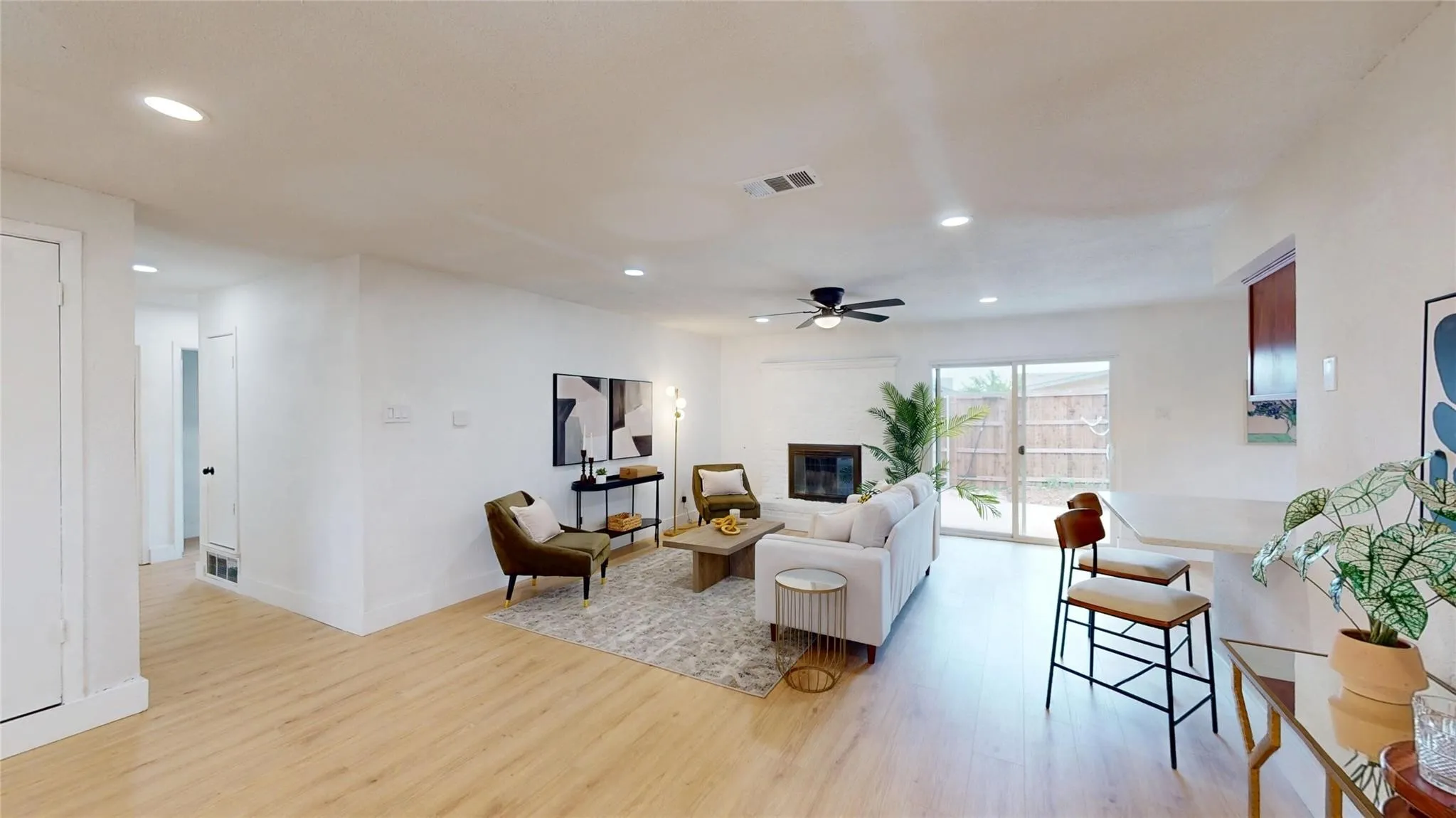 Single Family Residence For Rent in Dallas County , 4122 Victoria Street, Irving, Texas 75062, 3 Bedroom, 2 Bathroom, 2 Garage spaces, 1,579 Sqft, built in 1965, mls#21348294, Real Estate Agent in Irving, Homes For Rent in Dallas county, Homes For Rent in Irving, Realtor in Irving Texas, Real Estate Brokerage Independent Realty Texas, Luminita Cordes Realtor