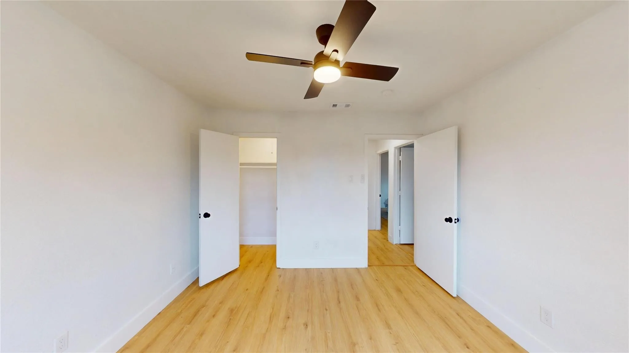 Single Family Residence For Rent in Dallas County , 4122 Victoria Street, Irving, Texas 75062, 3 Bedroom, 2 Bathroom, 2 Garage spaces, 1,579 Sqft, built in 1965, mls#21348294, Real Estate Agent in Irving, Homes For Rent in Dallas county, Homes For Rent in Irving, Realtor in Irving Texas, Real Estate Brokerage Independent Realty Texas, Luminita Cordes Realtor